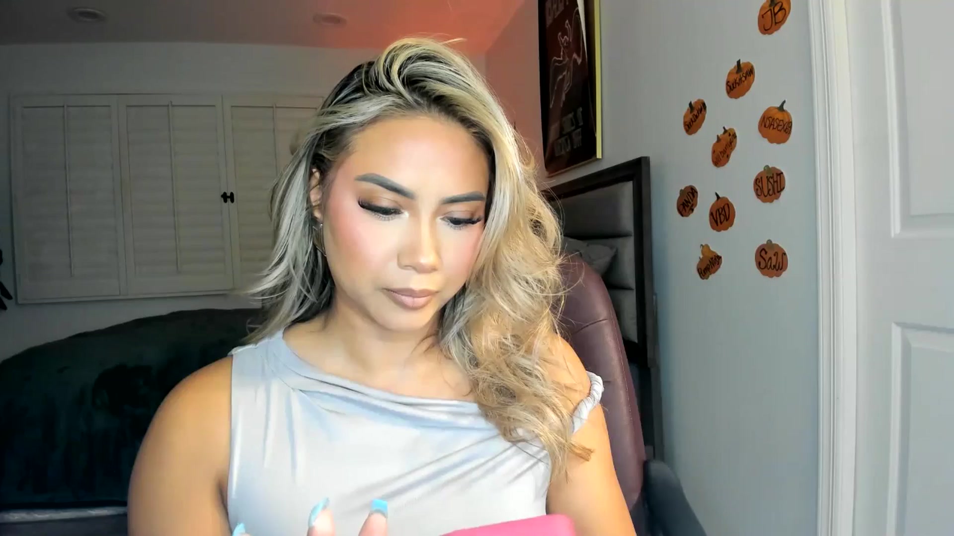 Gallery image thumbnail from ExoticLilyXO's myfreecams stream on, 11/26/2024, 24:36 image 11 of 20