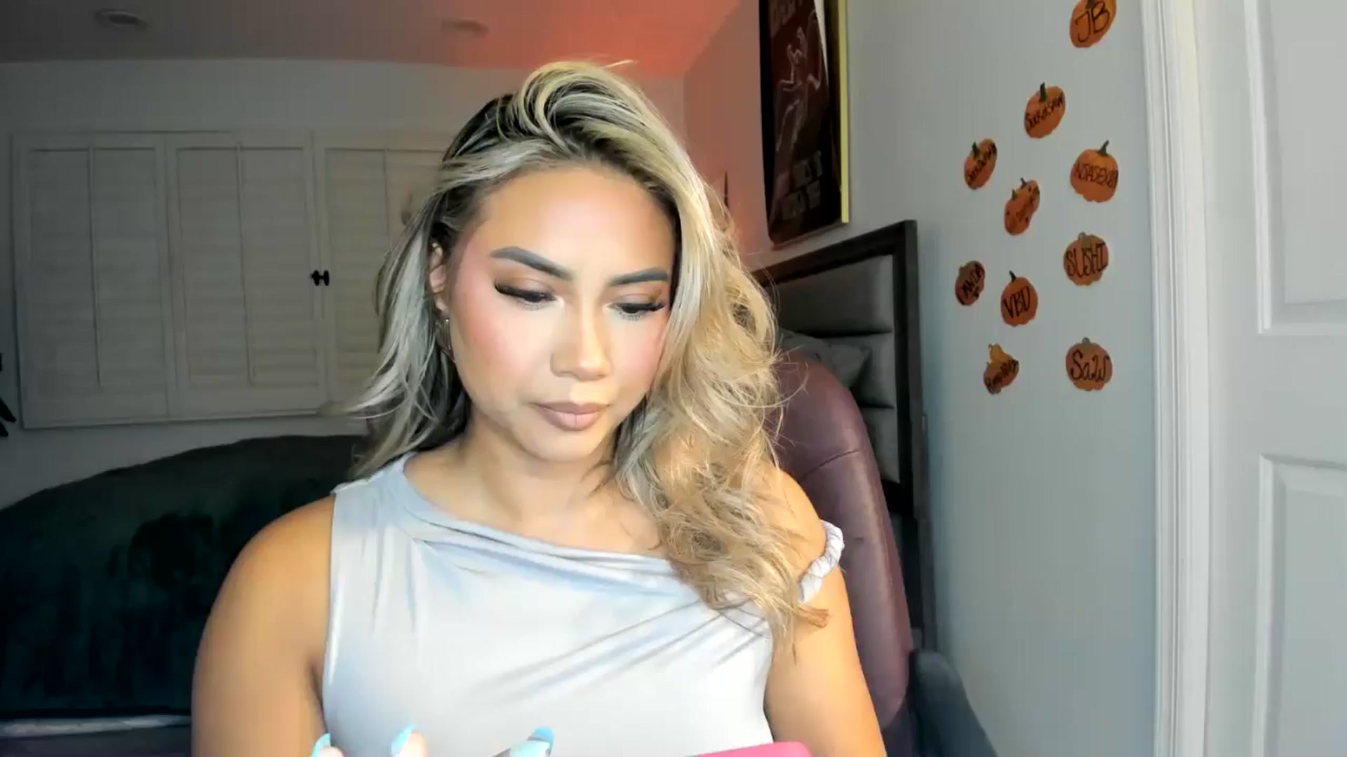 Gallery image thumbnail from ExoticLilyXO's myfreecams stream on, 11/26/2024, 24:36 image 8 of 20
