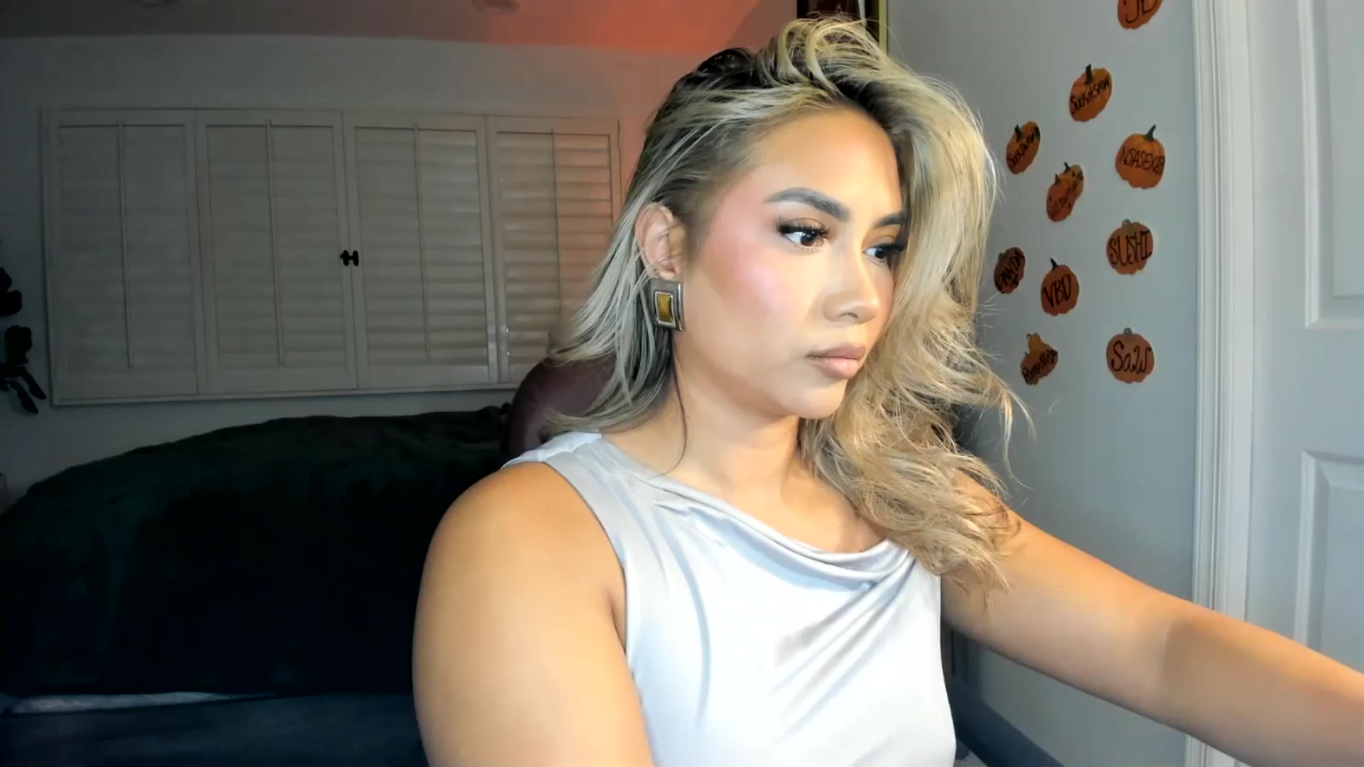 Gallery image thumbnail from ExoticLilyXO's myfreecams stream on, 11/26/2024, 24:36 image 7 of 20