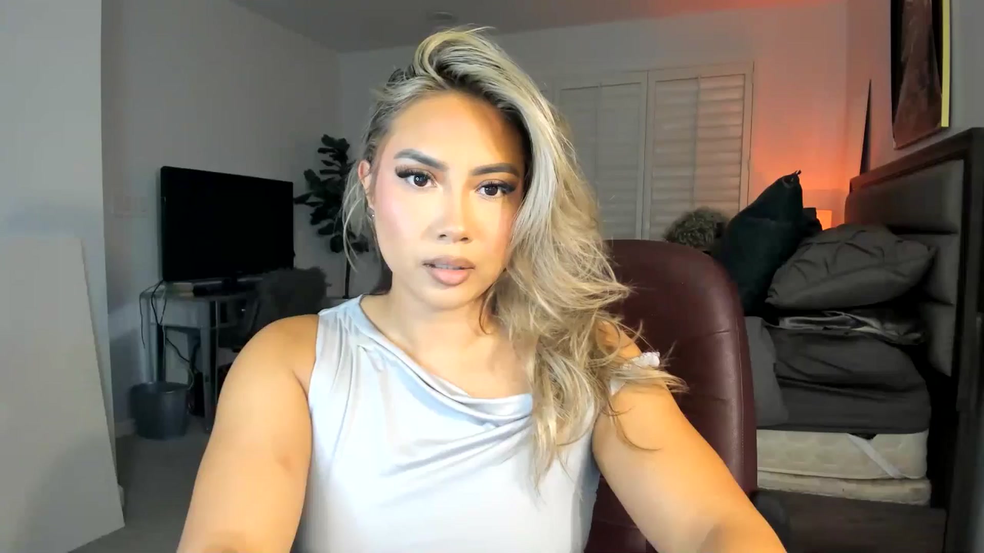 Gallery image thumbnail from ExoticLilyXO's myfreecams stream on, 11/26/2024, 24:36 image 6 of 20