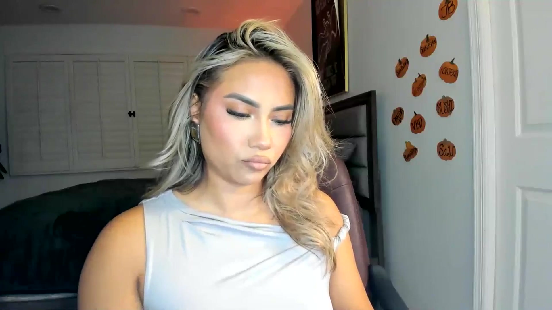 Gallery image thumbnail from ExoticLilyXO's myfreecams stream on, 11/26/2024, 24:36 image 13 of 20