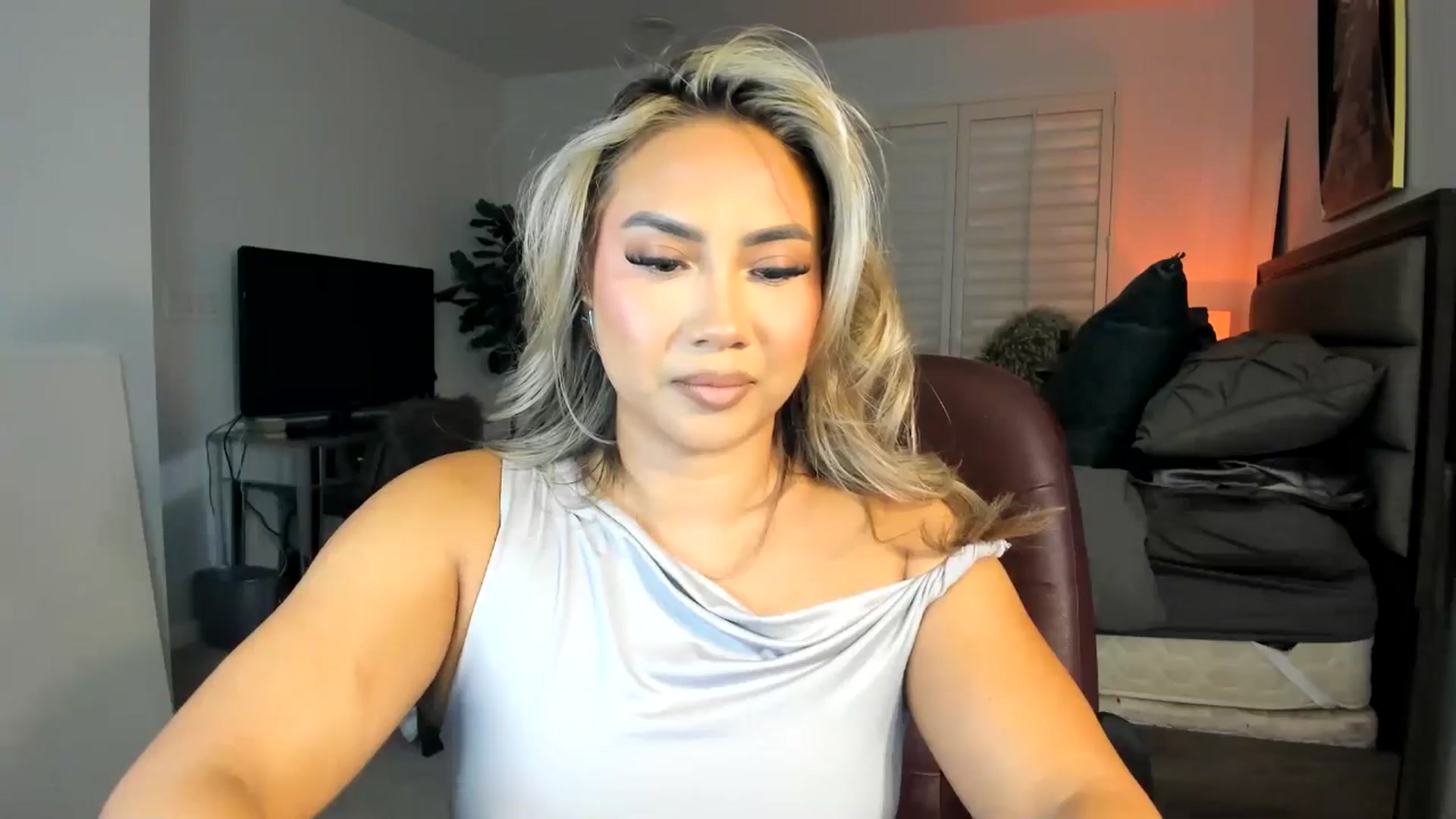 Gallery image thumbnail from ExoticLilyXO's myfreecams stream on, 11/26/2024, 24:36 image 4 of 20