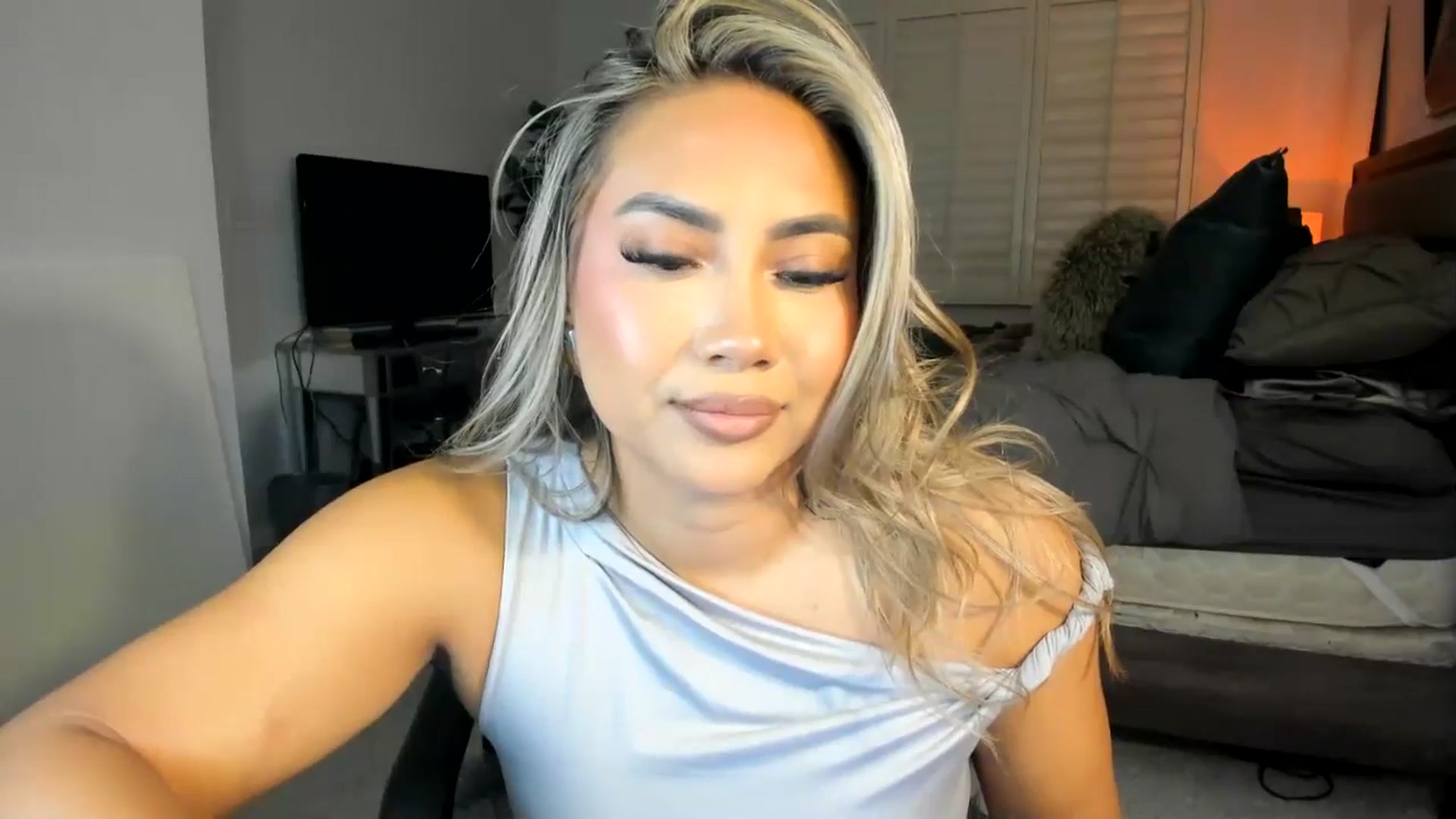 Gallery image thumbnail from ExoticLilyXO's myfreecams stream on, 11/26/2024, 02:09 image 17 of 20