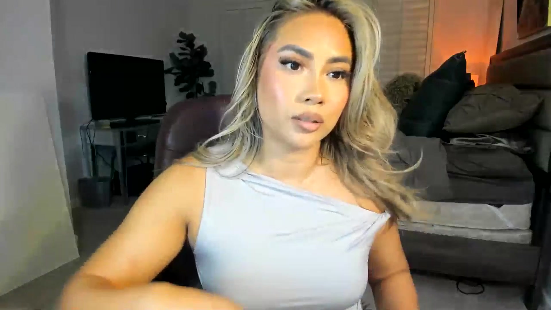 Gallery image thumbnail from ExoticLilyXO's myfreecams stream on, 11/26/2024, 02:09 image 14 of 20