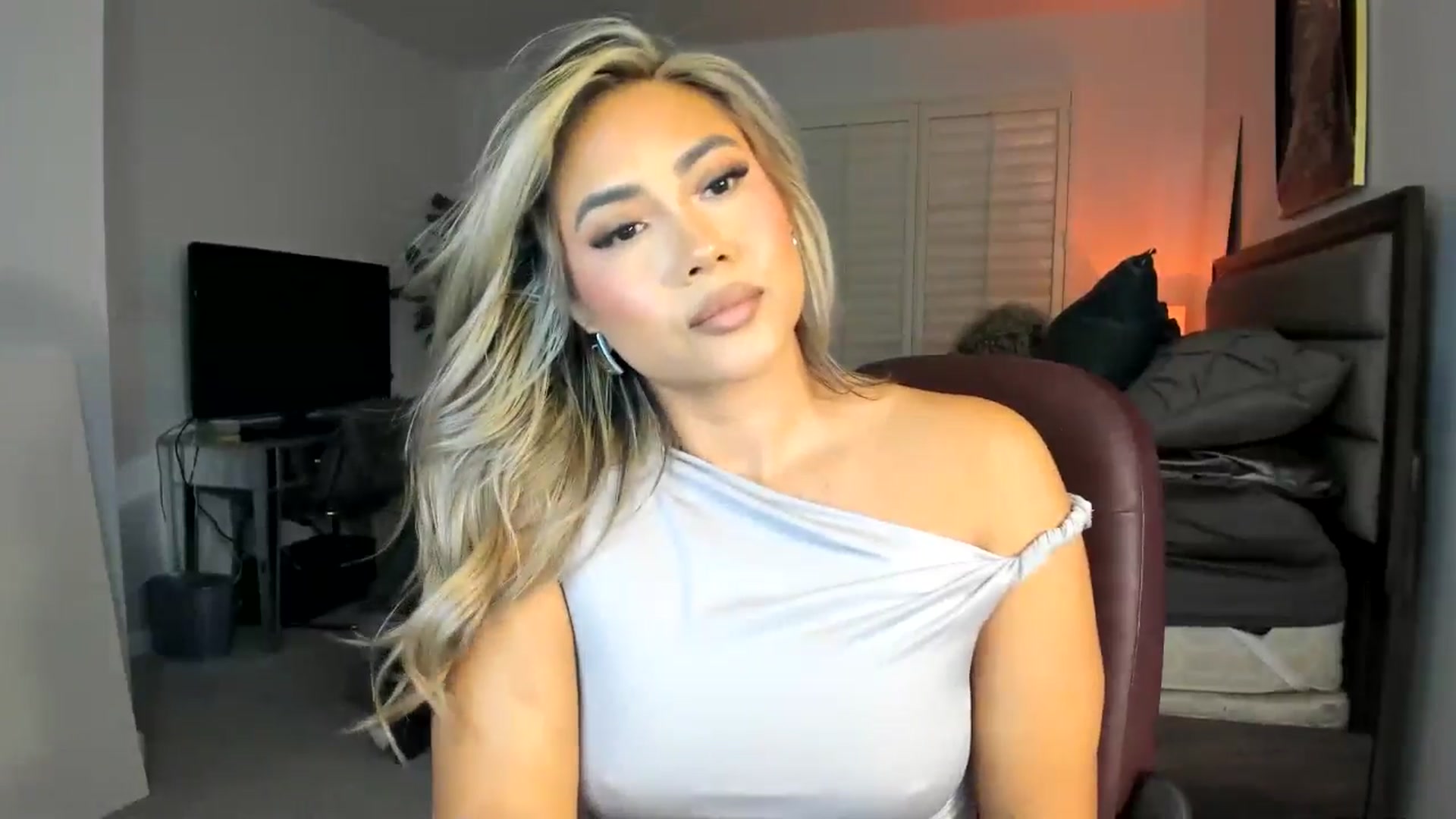 Gallery image thumbnail from ExoticLilyXO's myfreecams stream on, 11/26/2024, 02:09 image 2 of 20