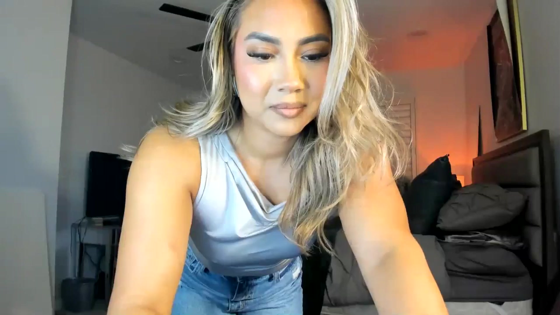 Gallery image thumbnail from ExoticLilyXO's myfreecams stream on, 11/26/2024, 02:09 image 6 of 20