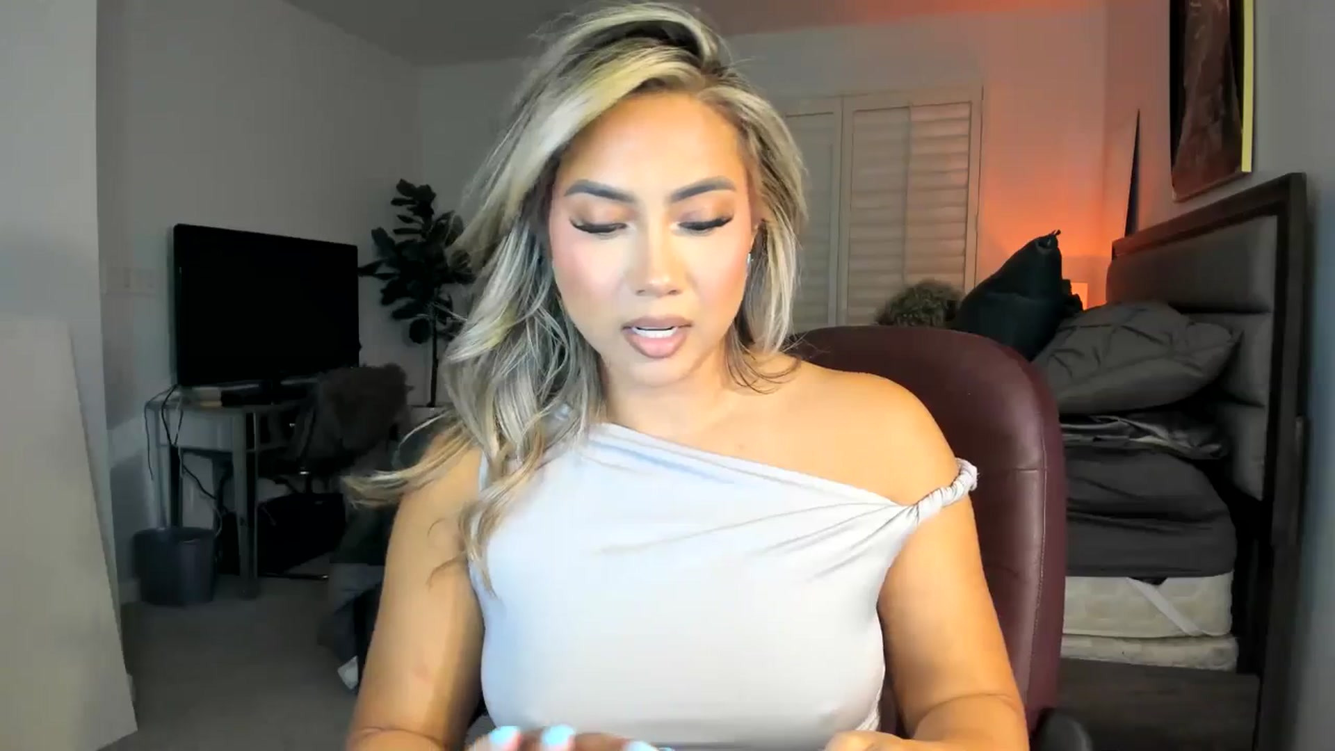 Gallery image thumbnail from ExoticLilyXO's myfreecams stream on, 11/26/2024, 02:09 image 3 of 20