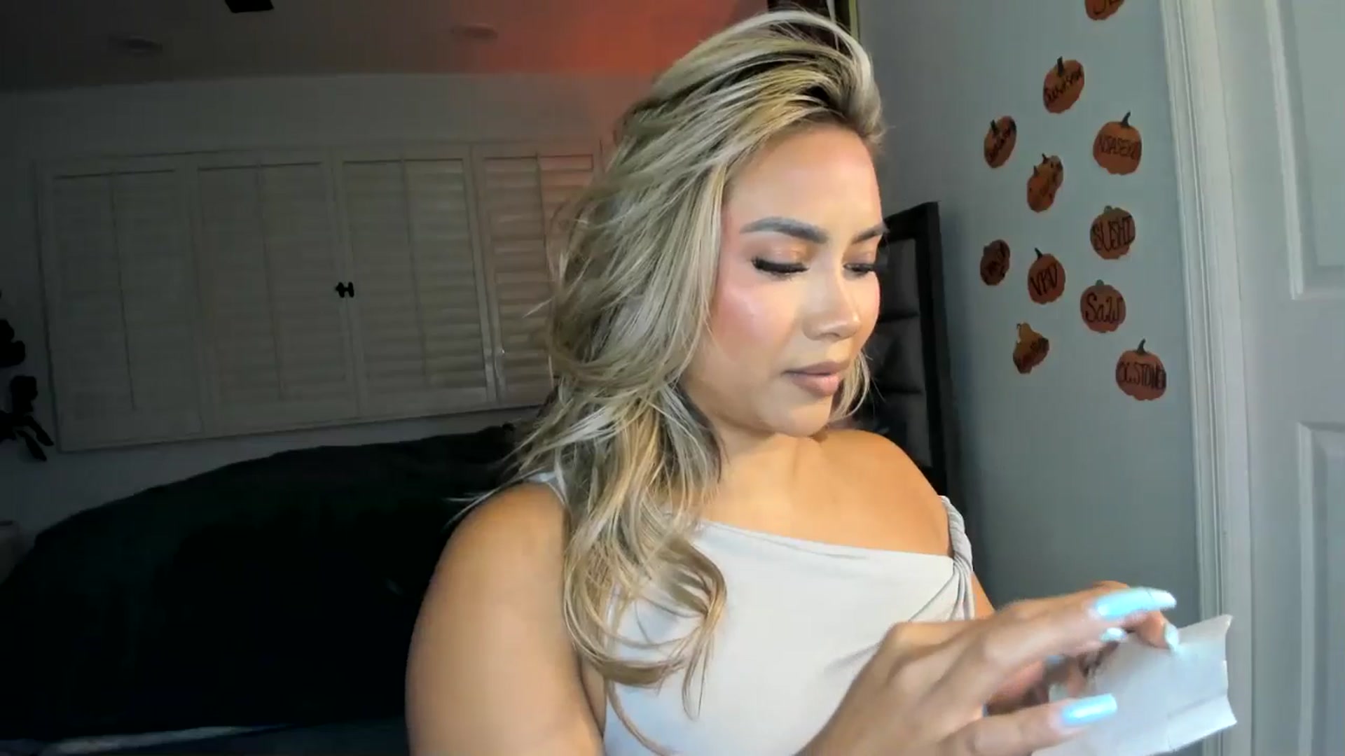 Gallery image thumbnail from ExoticLilyXO's myfreecams stream on, 11/26/2024, 02:51 image 4 of 20