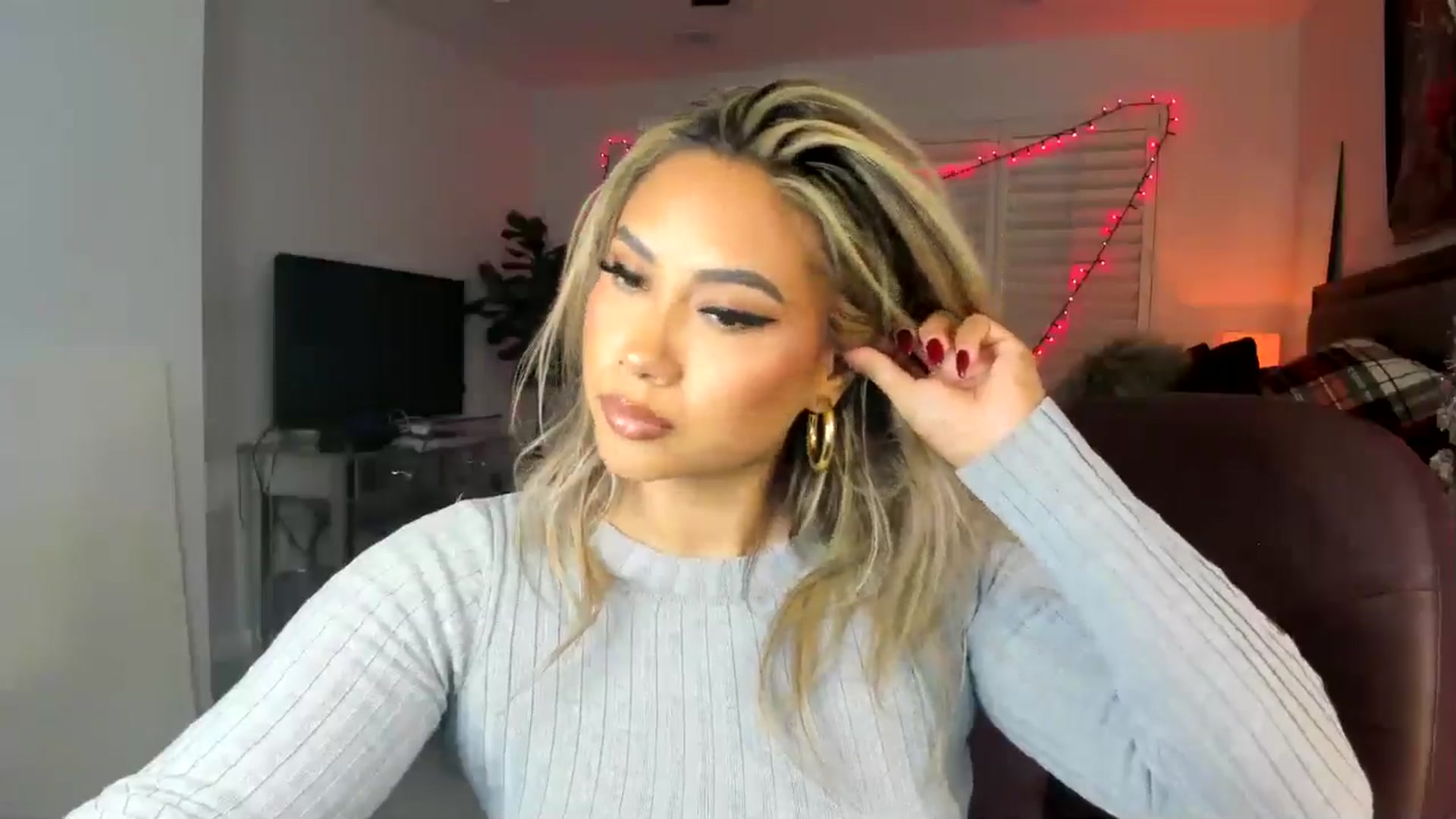 Gallery image thumbnail from ExoticLilyXO's myfreecams stream on, 12/11/2024, 24:54 image 17 of 20