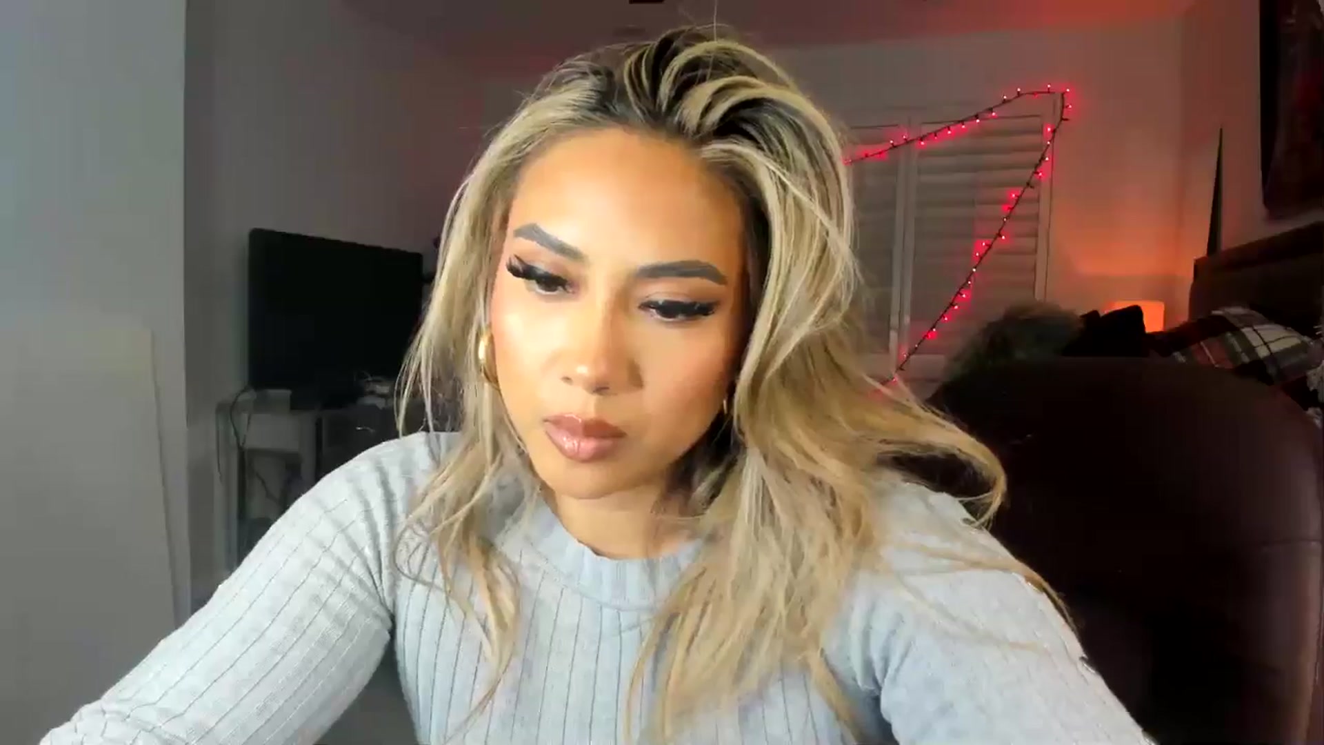 Gallery image thumbnail from ExoticLilyXO's myfreecams stream on, 12/11/2024, 24:54 image 13 of 20