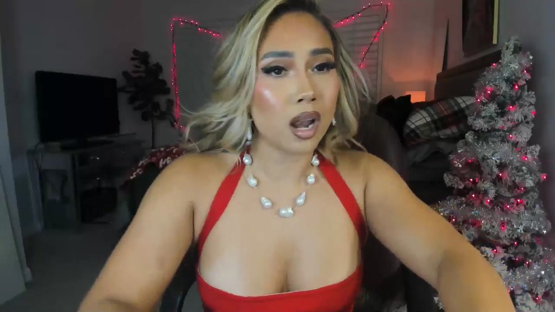 Gallery image thumbnail from ExoticLilyXO's myfreecams stream on, 12/25/2024, 02:24 image 20 of 20