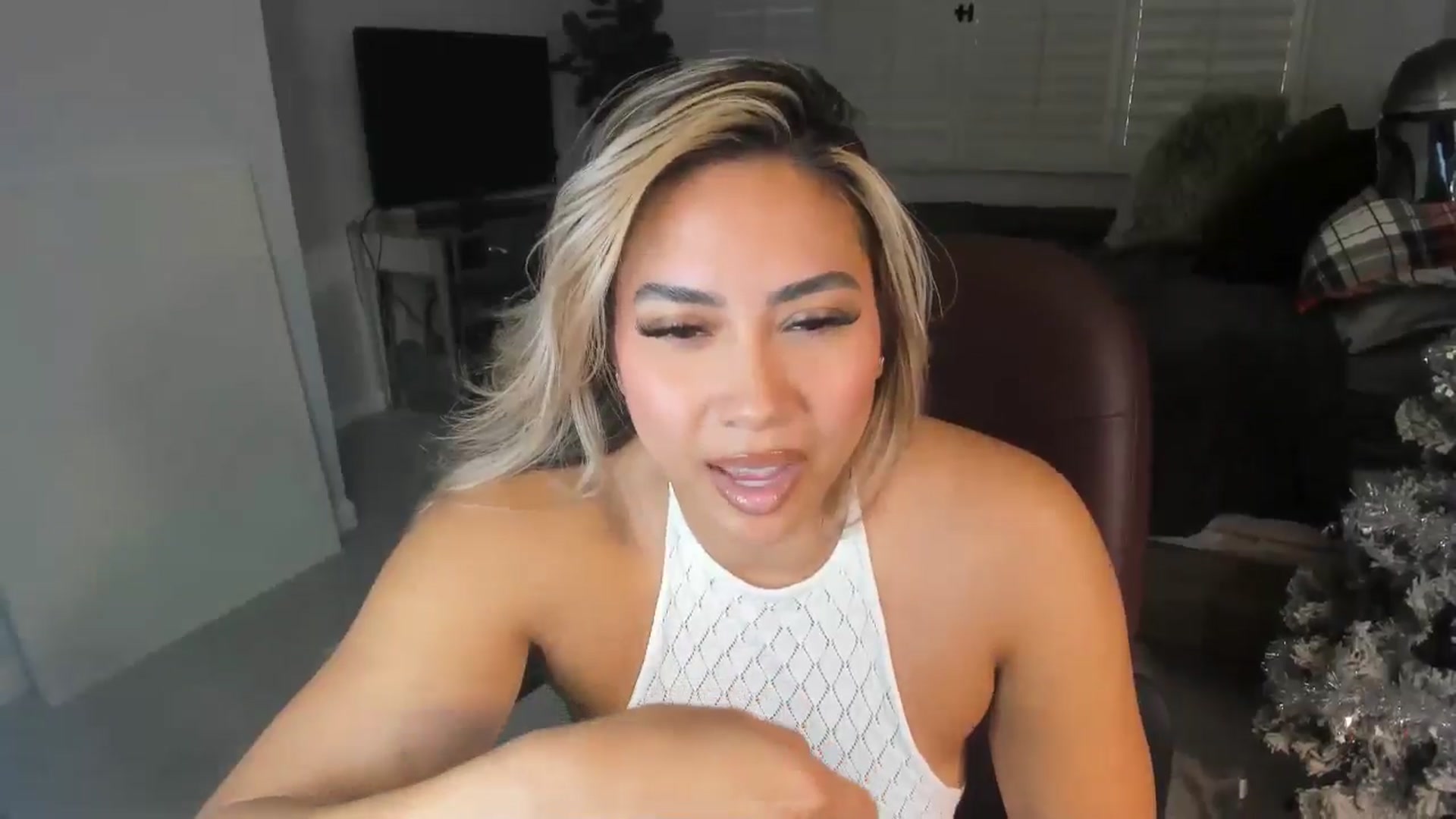 Gallery image thumbnail from ExoticLilyXO's myfreecams stream on, 12/31/2024, 23:48 image 2 of 20