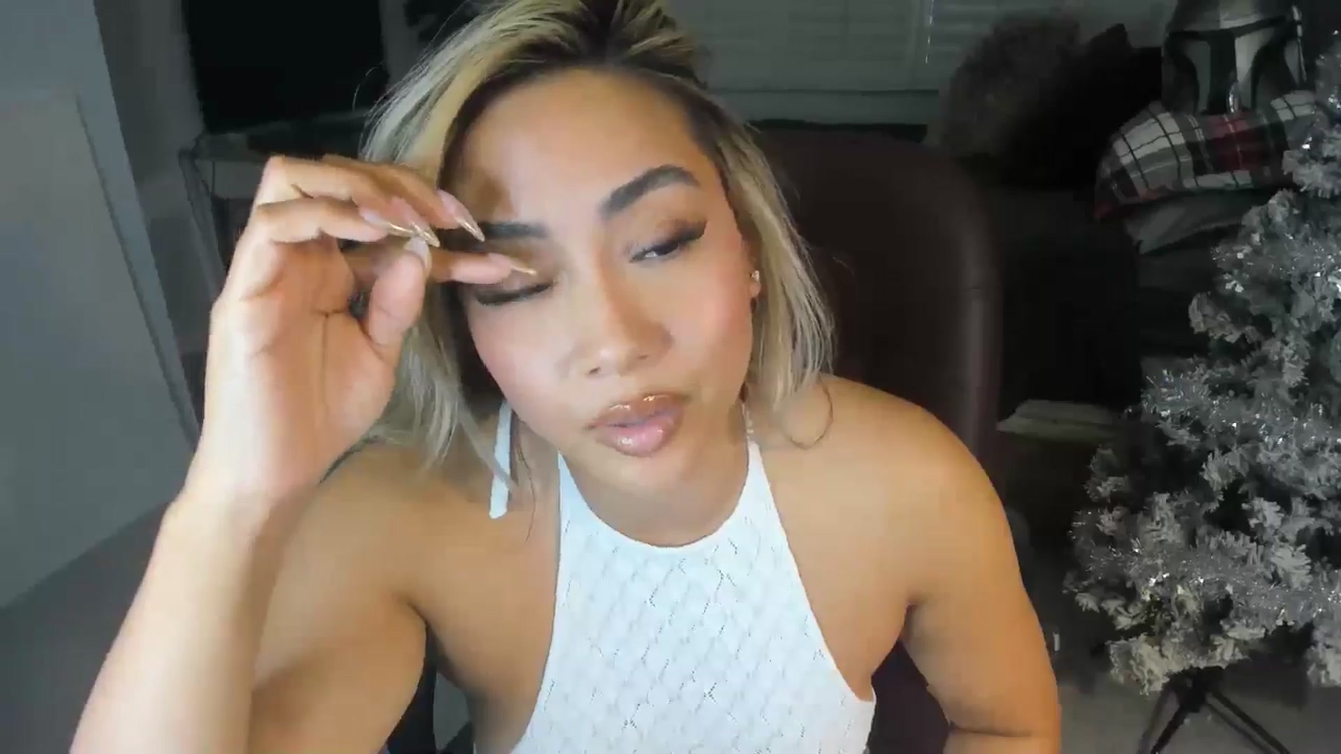 Gallery image thumbnail from ExoticLilyXO's myfreecams stream on, 12/31/2024, 23:48 image 8 of 20