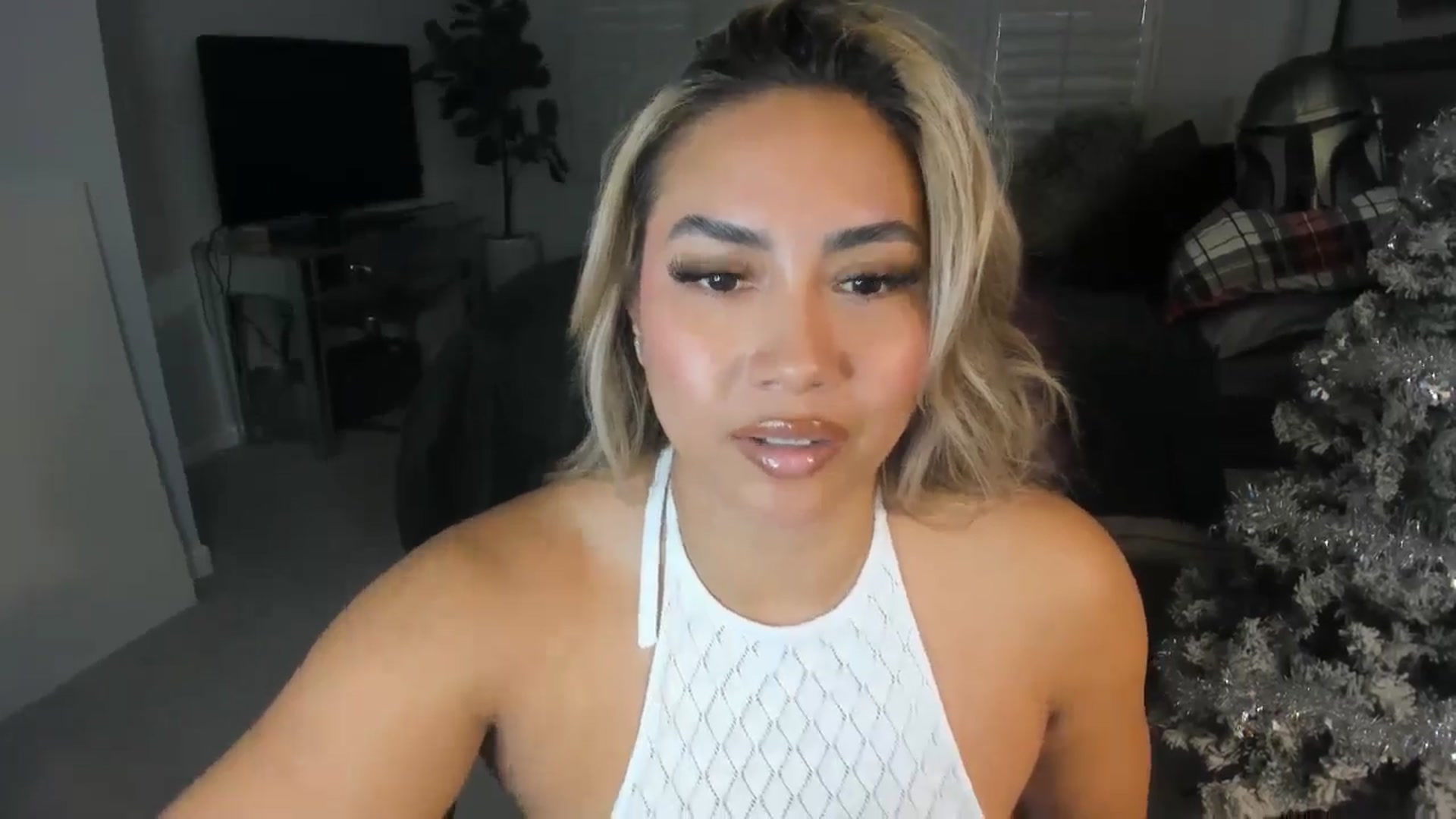 Gallery image thumbnail from ExoticLilyXO's myfreecams stream on, 12/31/2024, 23:48 image 7 of 20