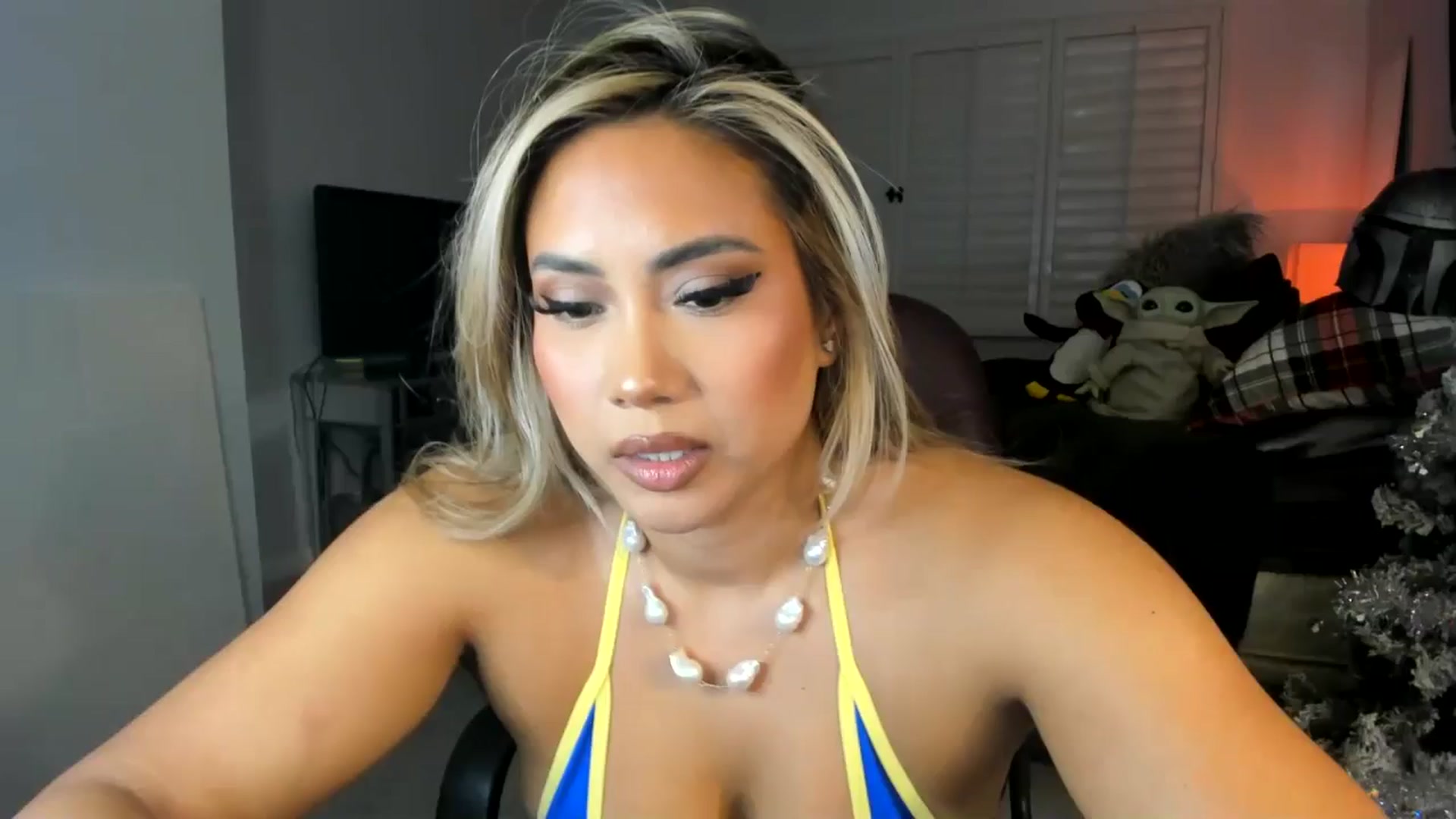 Gallery image thumbnail from ExoticLilyXO's myfreecams stream on, 01/04/2025, 01:13 image 4 of 20