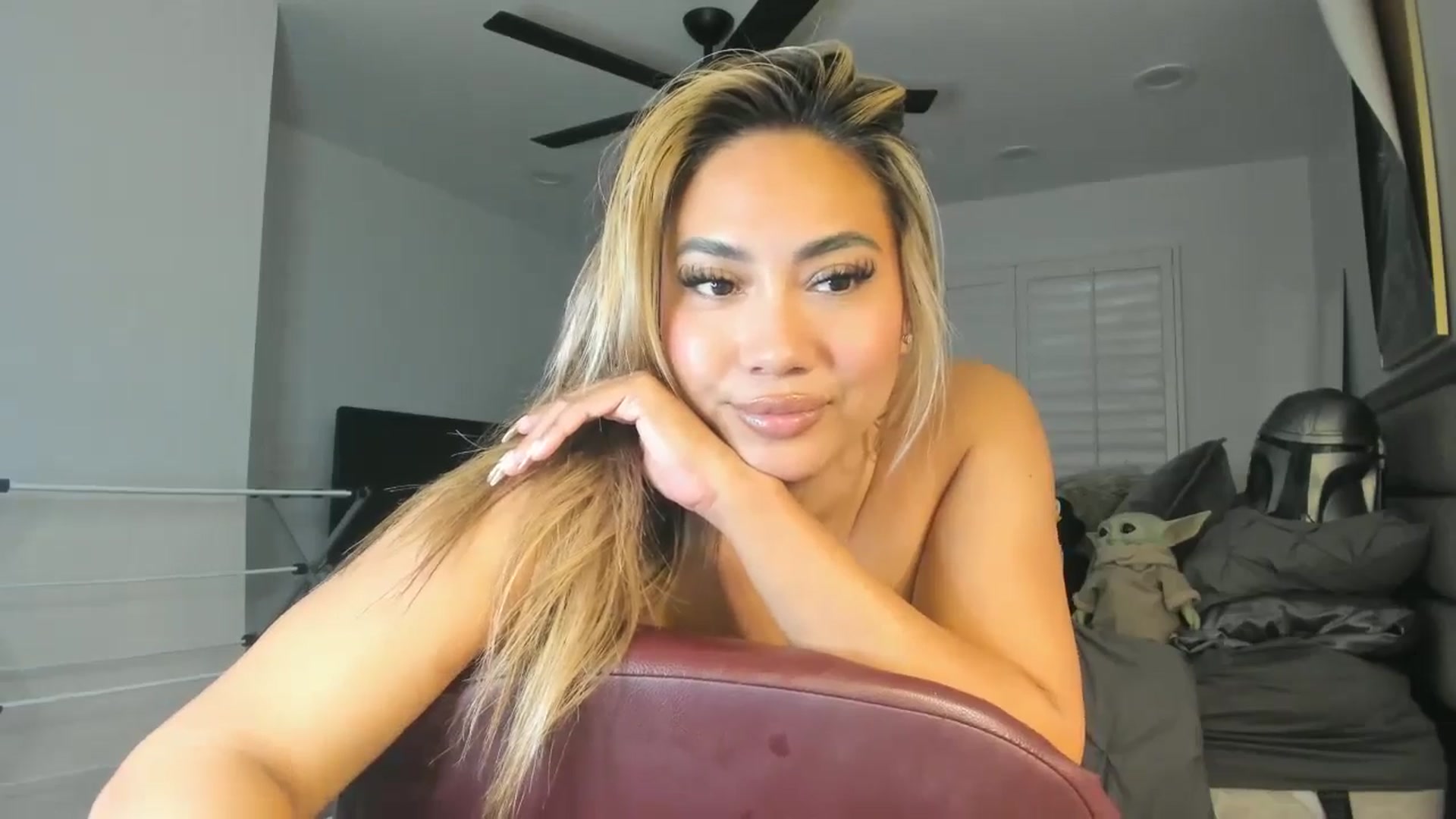 Gallery image thumbnail from ExoticLilyXO's myfreecams stream on, 01/10/2025, 24:37 image 9 of 20