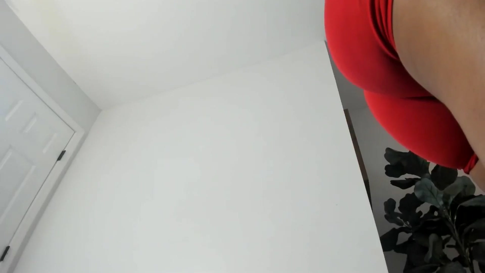 Gallery image thumbnail from ExoticLilyXO's myfreecams stream on, 04/15/2025, 24:51 image 10 of 20