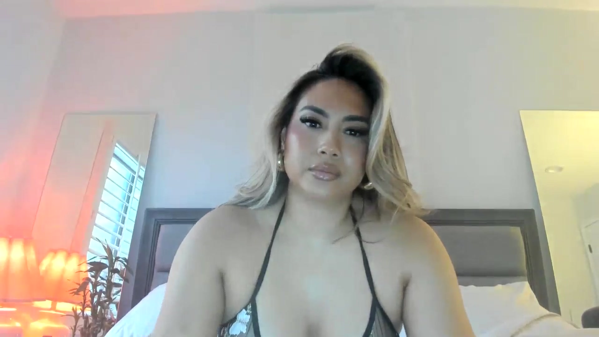Gallery image thumbnail from ExoticLilyXO's myfreecams stream on, 04/23/2025, 01:41 image 8 of 20