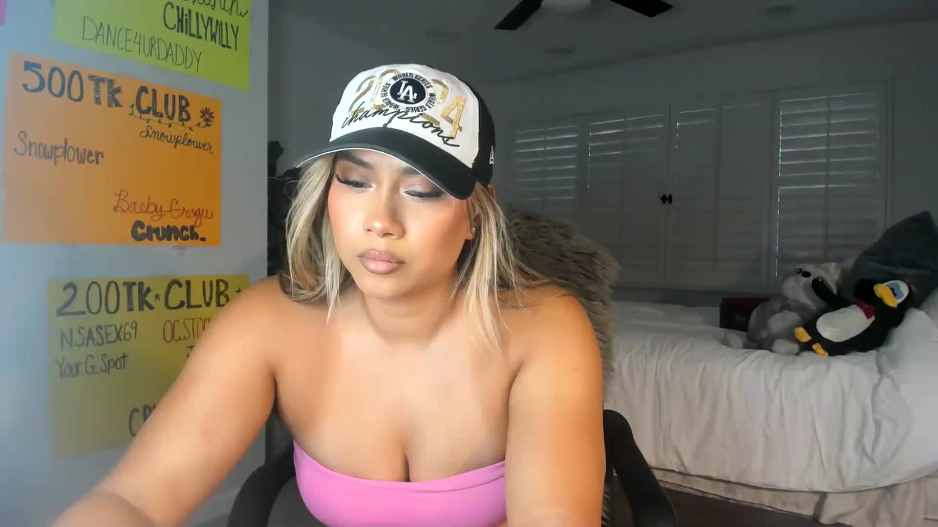Gallery image thumbnail from ExoticLilyXO's myfreecams stream on, 06/17/2025, 01:06 image 5 of 20