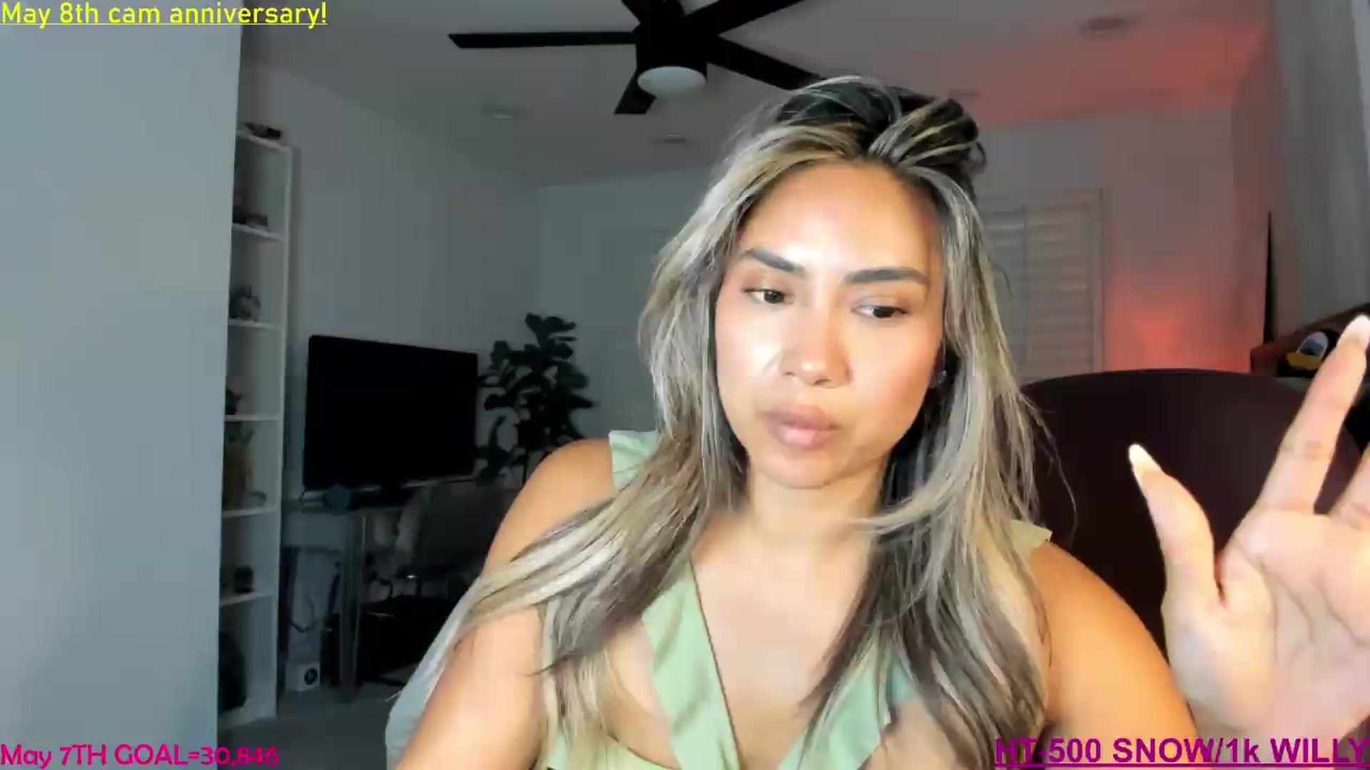 Gallery image thumbnail from ExoticLilyXO's myfreecams stream on, 05/05/2026, 01:43 image 16 of 20