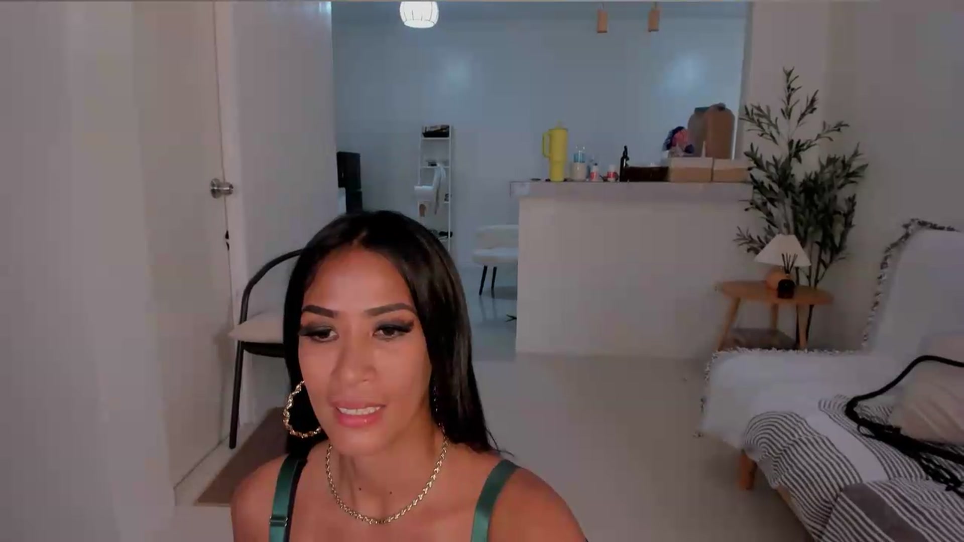 Gallery image thumbnail from ExoticQueenXXX's myfreecams stream on, 06/14/2026, 08:05 image 17 of 20