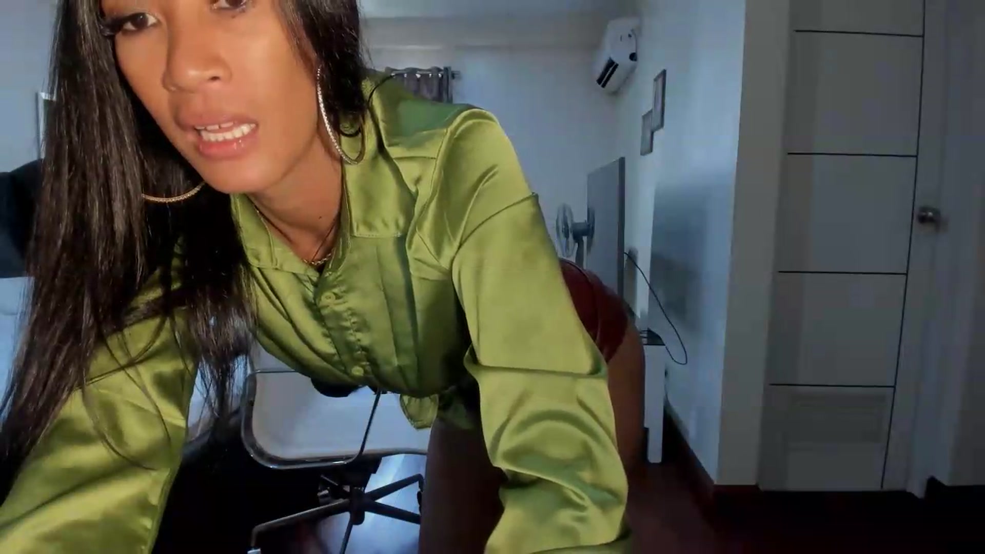 Gallery image thumbnail from ExoticQueenXXX's myfreecams stream on, 06/22/2026, 24:56 image 4 of 20
