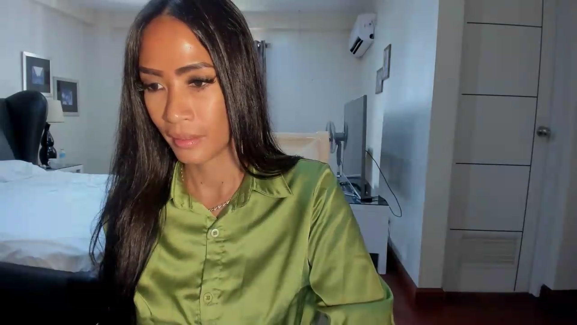 Gallery image thumbnail from ExoticQueenXXX's myfreecams stream on, 06/22/2026, 24:56 image 17 of 20