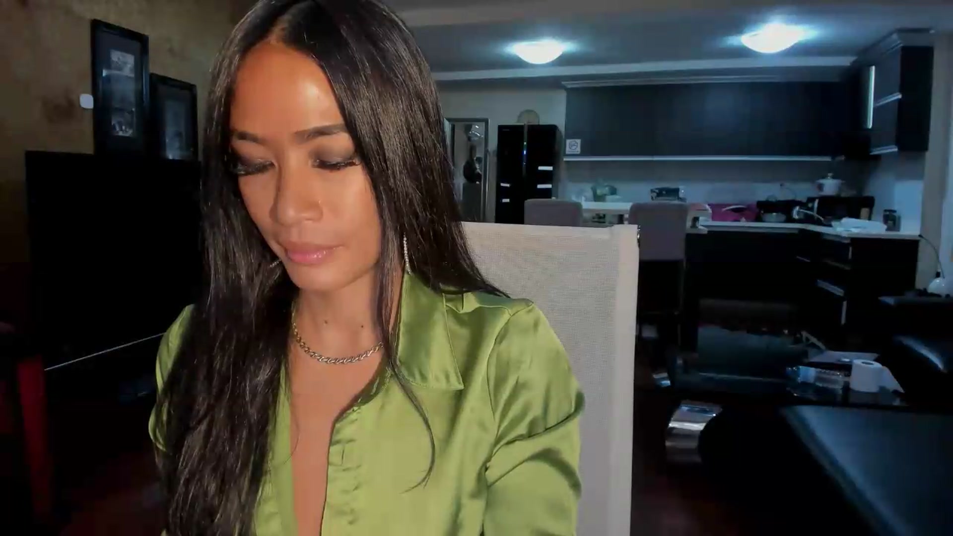 Gallery image thumbnail from ExoticQueenXXX's myfreecams stream on, 06/22/2026, 02:10 image 4 of 20