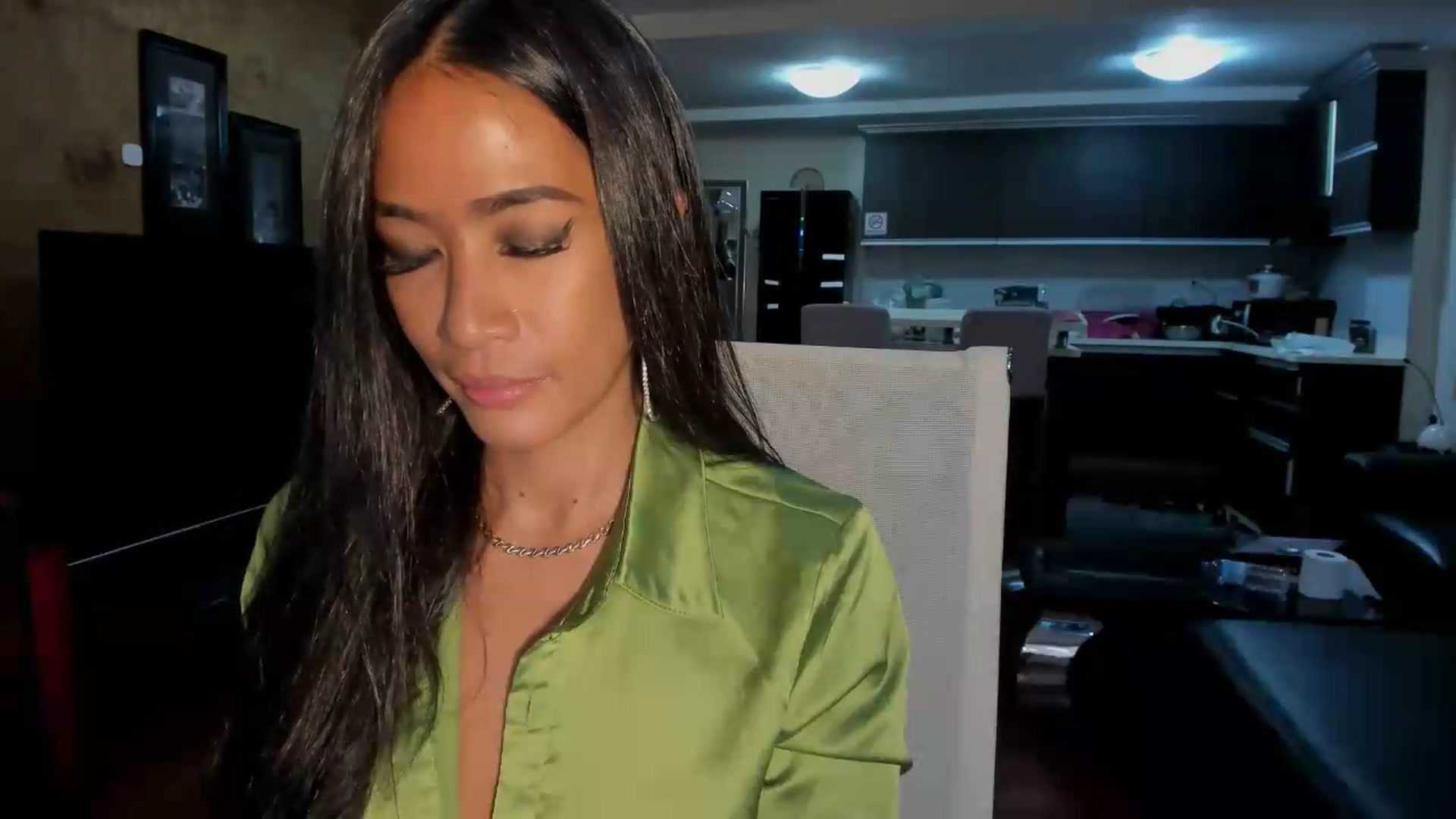 Gallery image thumbnail from ExoticQueenXXX's myfreecams stream on, 06/22/2026, 02:10 image 9 of 20