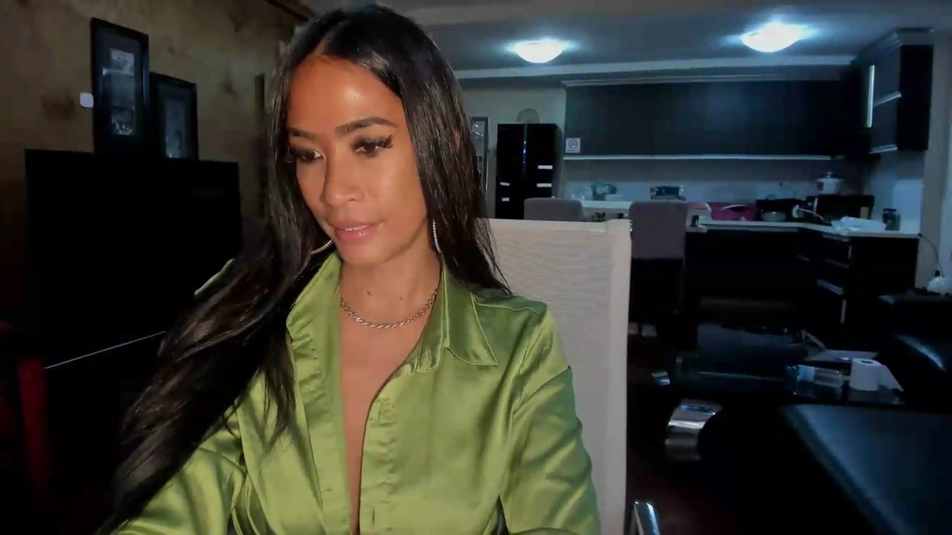 Gallery image thumbnail from ExoticQueenXXX's myfreecams stream on, 06/22/2026, 02:10 image 11 of 20