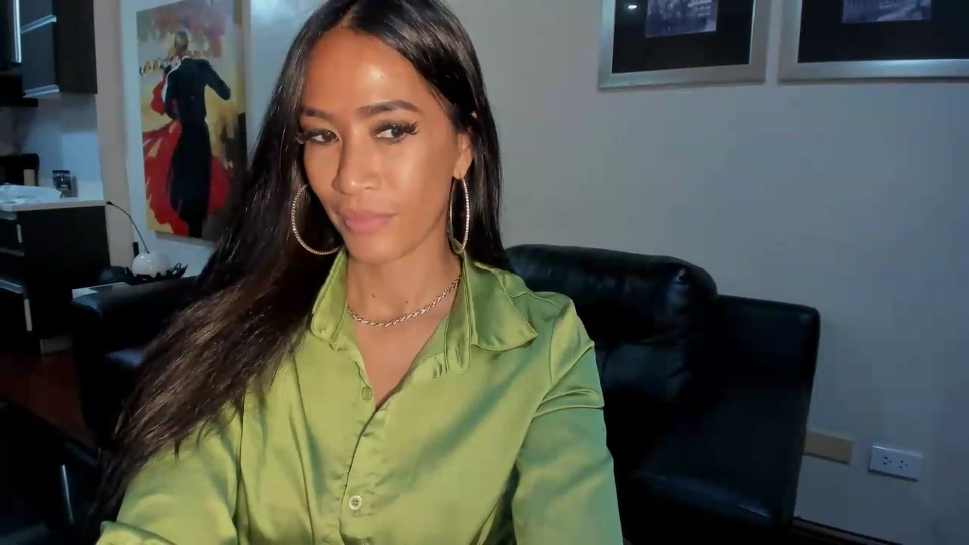 Gallery image thumbnail from ExoticQueenXXX's myfreecams stream on, 06/22/2026, 04:05 image 17 of 20