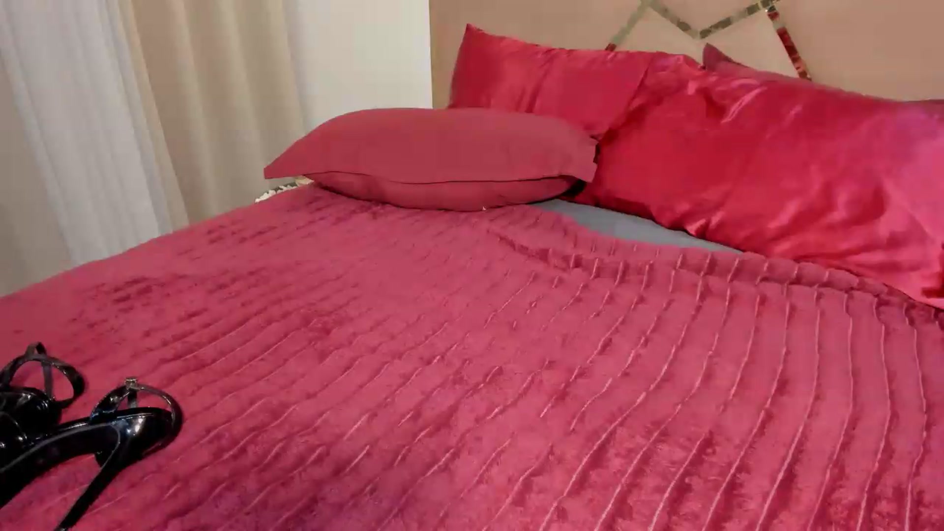 Gallery image thumbnail from ExoticQueenXXX's myfreecams stream on, 07/26/2026, 10:29 image 19 of 20