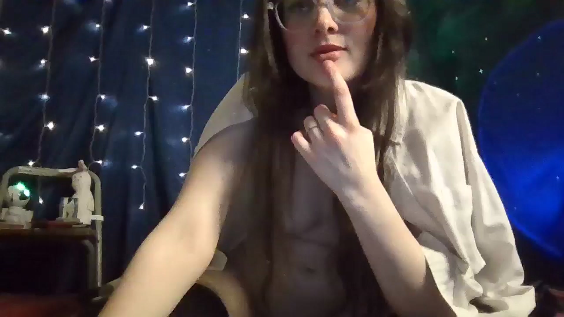 Gallery image thumbnail from EyaDivine's myfreecams stream on, 05/03/2024, 07:43 image 18 of 20