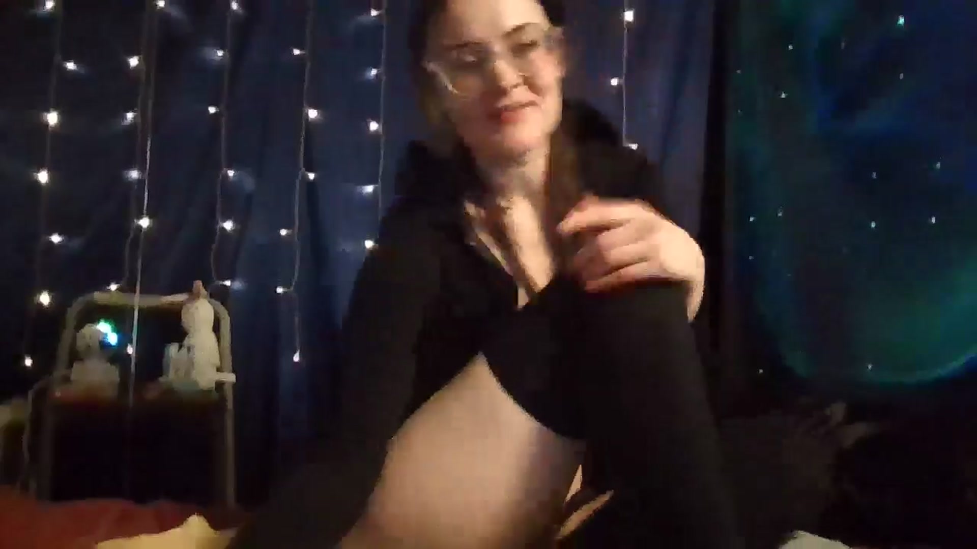 Gallery image thumbnail from EyaDivine's myfreecams stream on, 05/05/2024, 09:01 image 15 of 20