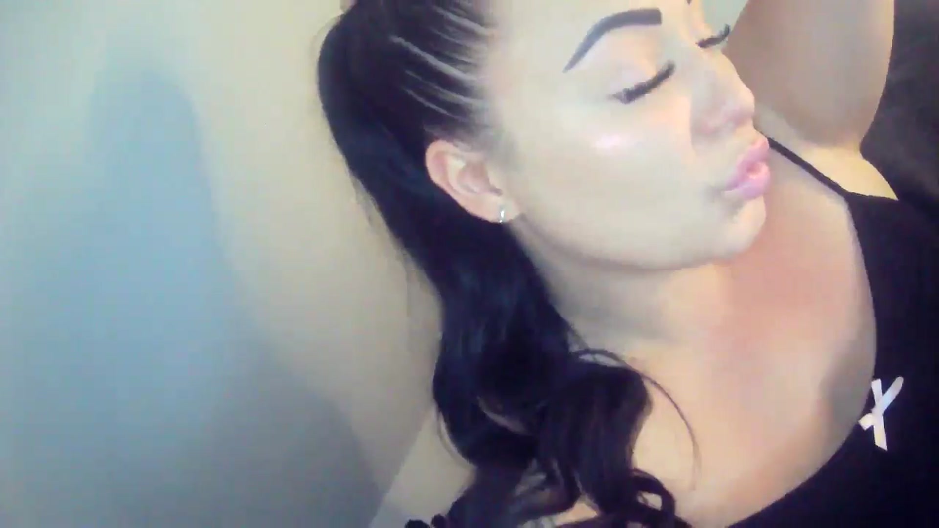Gallery image thumbnail from EyeUkCandy's myfreecams stream on, 10/14/2024, 18:07 image 12 of 20
