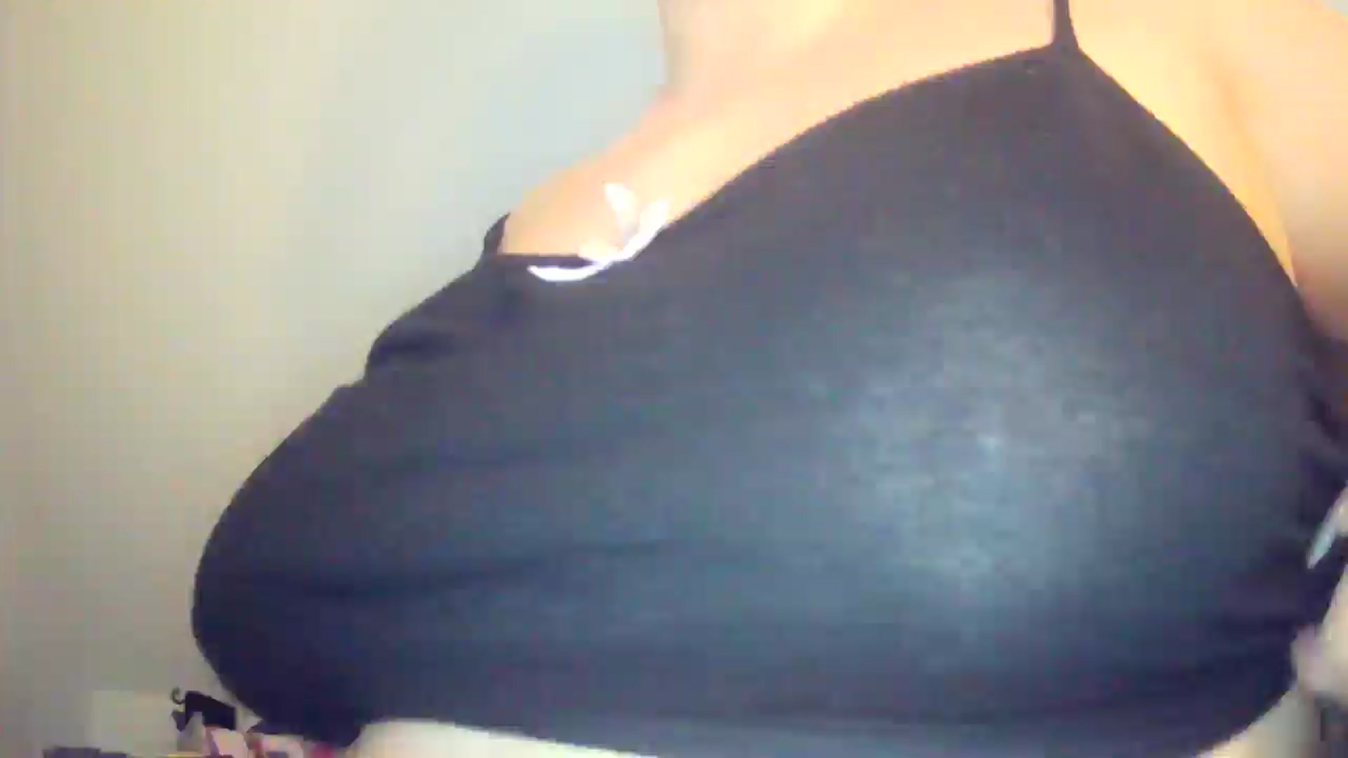 Gallery image thumbnail from EyeUkCandy's myfreecams stream on, 11/25/2024, 20:37 image 1 of 20