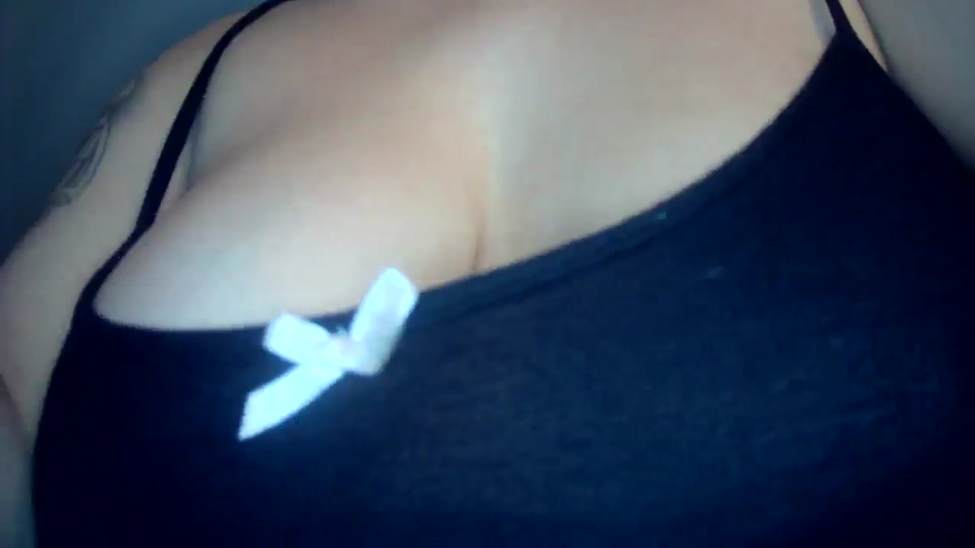 Gallery image thumbnail from EyeUkCandy's myfreecams stream on, 11/25/2024, 20:37 image 10 of 20