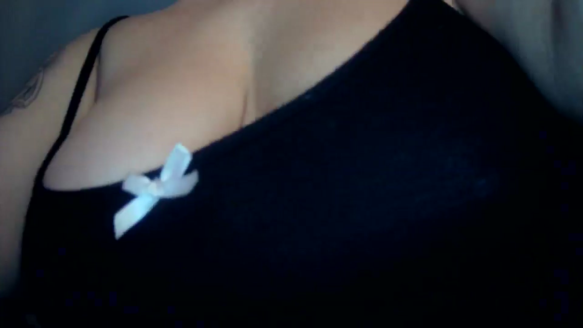 Gallery image thumbnail from EyeUkCandy's myfreecams stream on, 11/25/2024, 20:37 image 14 of 20