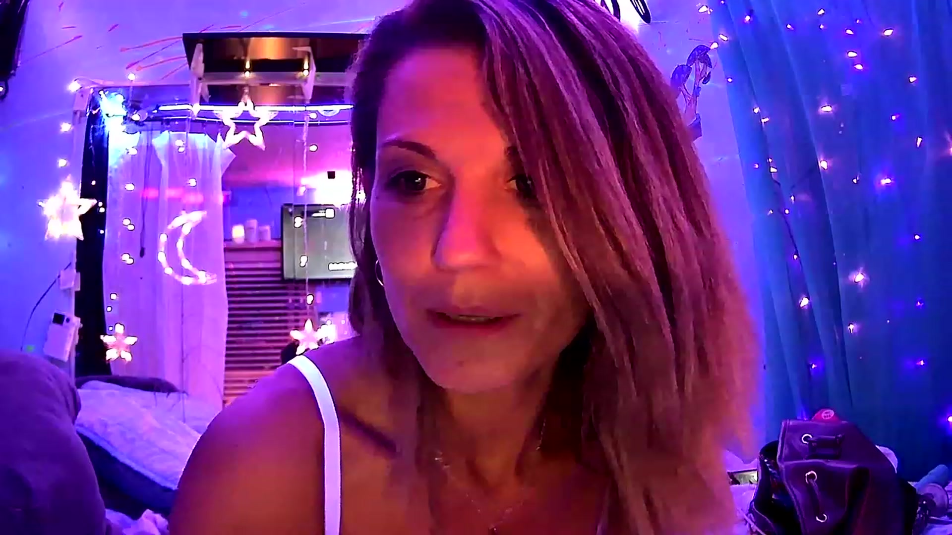 Gallery image thumbnail from Eyeyeyey69's myfreecams stream on, 03/12/2024, 08:36 image 6 of 20