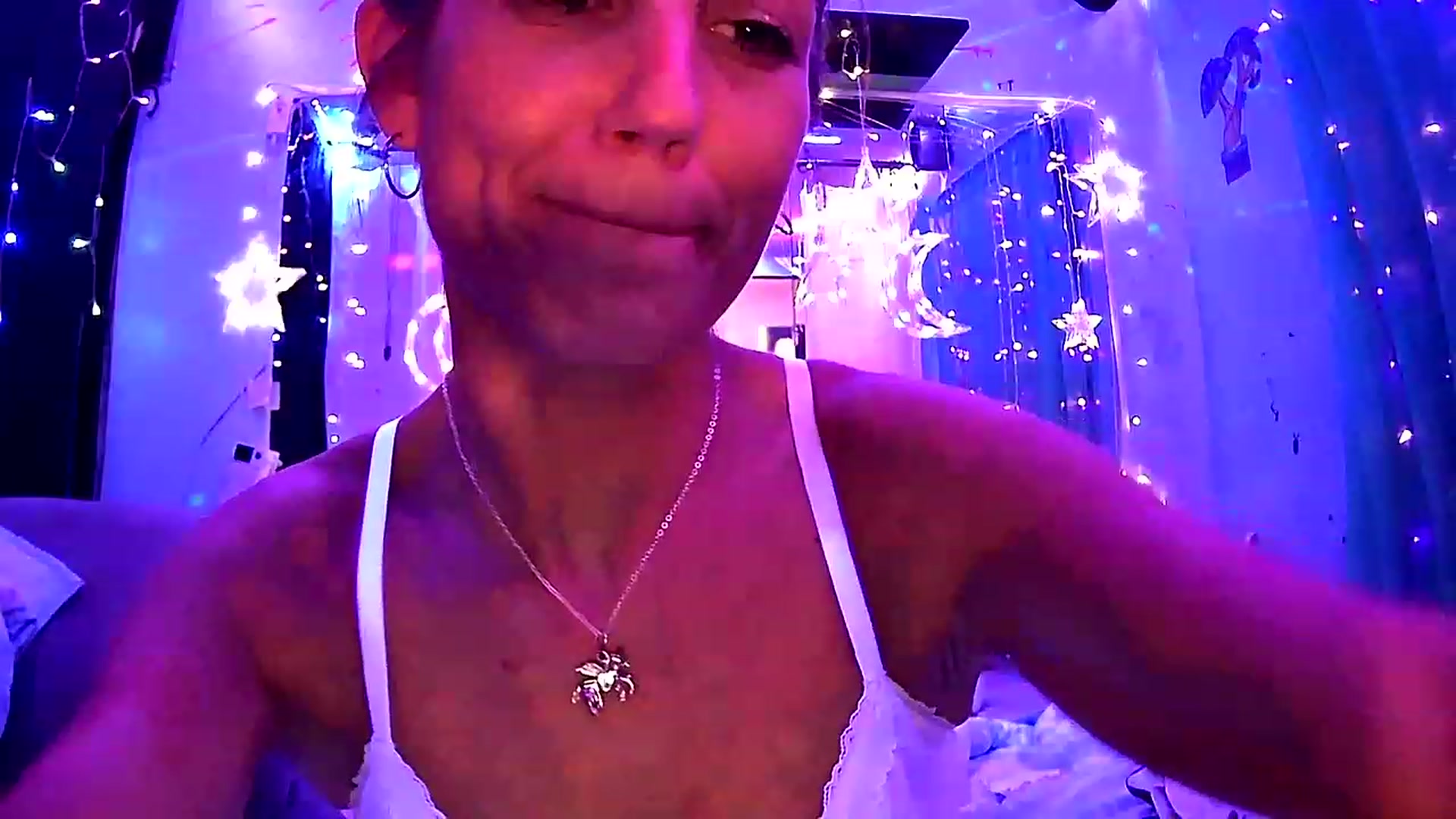Gallery image thumbnail from Eyeyeyey69's myfreecams stream on, 03/12/2024, 08:36 image 16 of 20