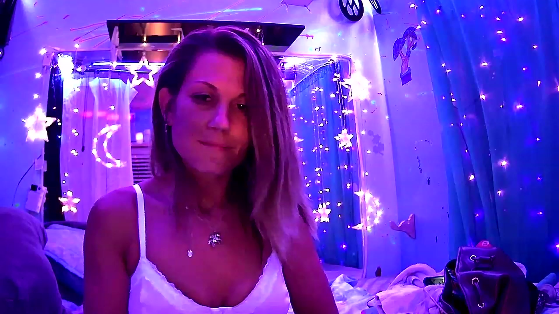 Gallery image thumbnail from Eyeyeyey69's myfreecams stream on, 03/12/2024, 08:36 image 8 of 20