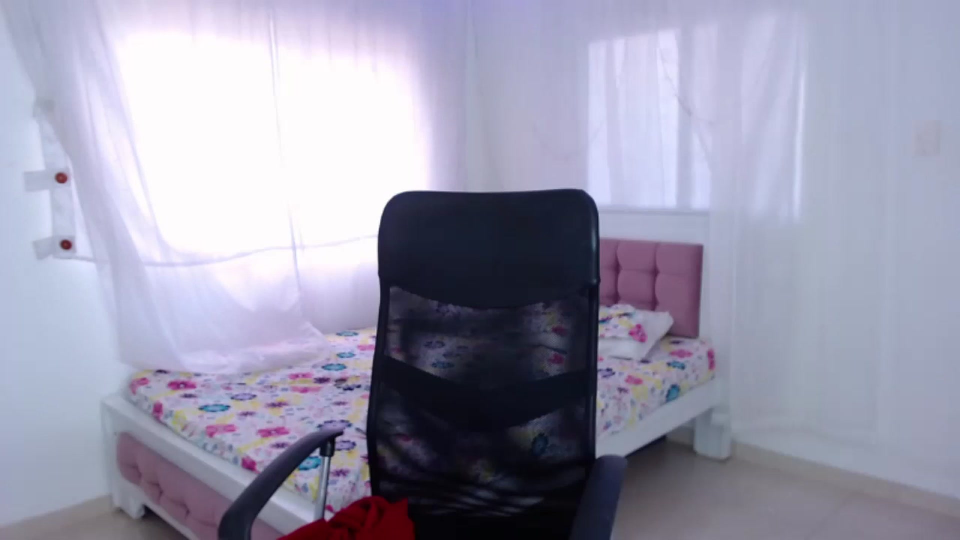 Gallery image thumbnail from Eylin_montana's myfreecams stream on, 11/23/2022, 20:37 image 12 of 20