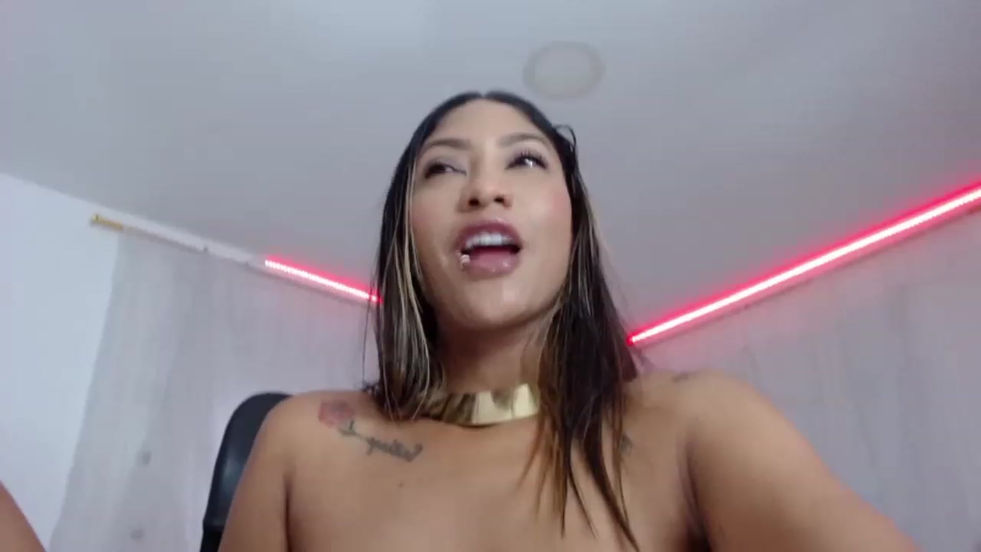 Gallery image thumbnail from Eylin_montana's myfreecams stream on, 12/03/2022, 22:51 image 3 of 20