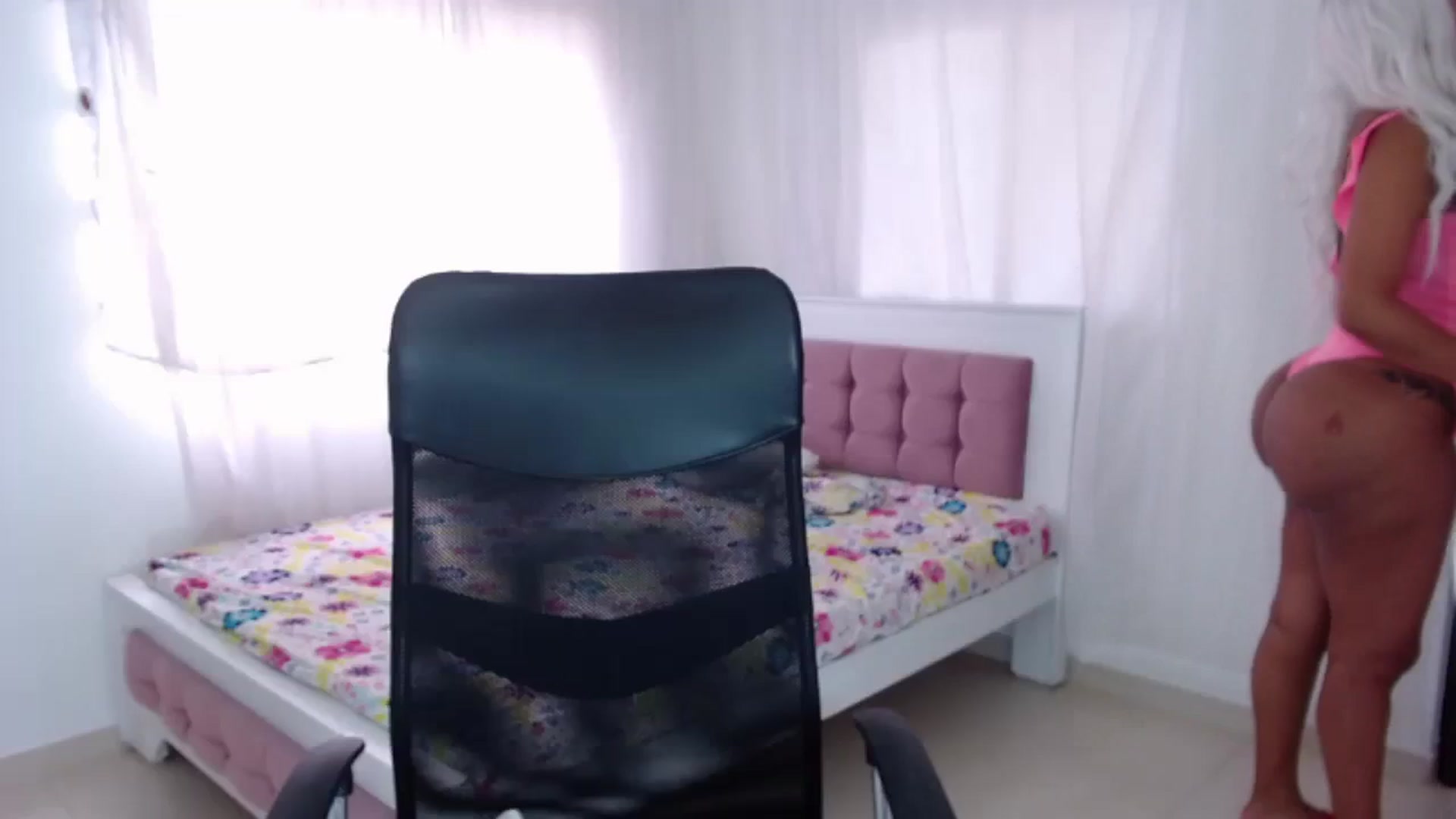 Gallery image thumbnail from Eylin_montana's myfreecams stream on, 07/23/2023, 20:10 image 7 of 20