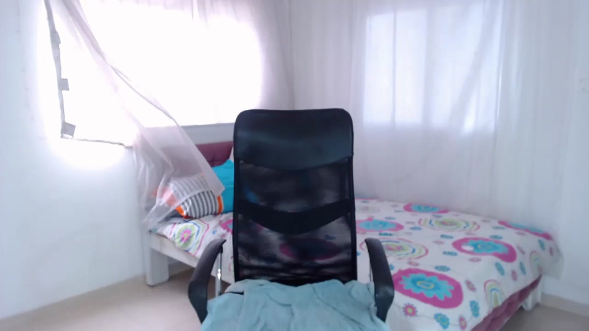 Gallery image thumbnail from Eylin_montana's myfreecams stream on, 10/27/2024, 16:19 image 19 of 20