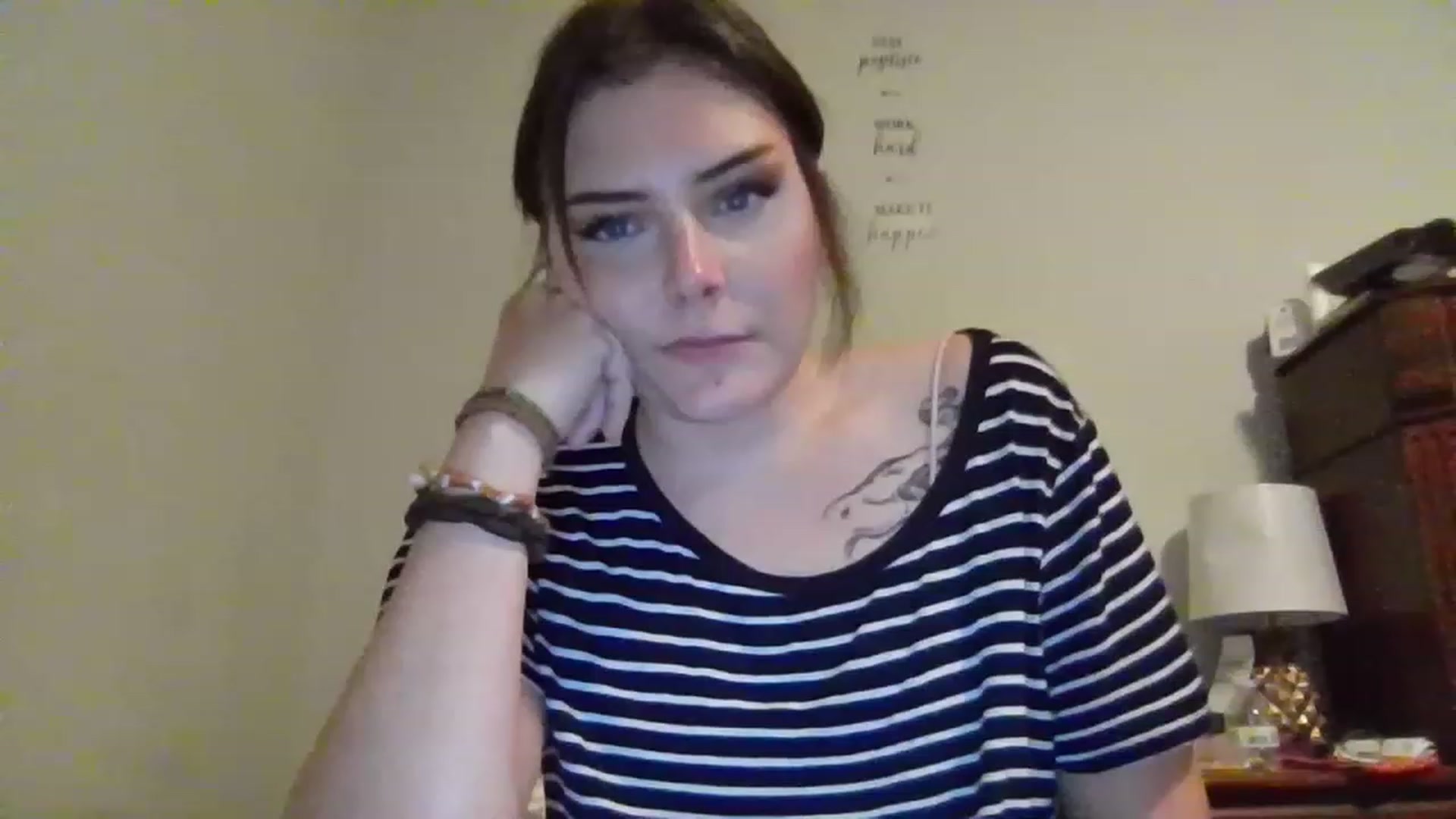 Gallery image thumbnail from Ezraenzo8's myfreecams stream on, 11/25/2022, 03:37 image 7 of 20