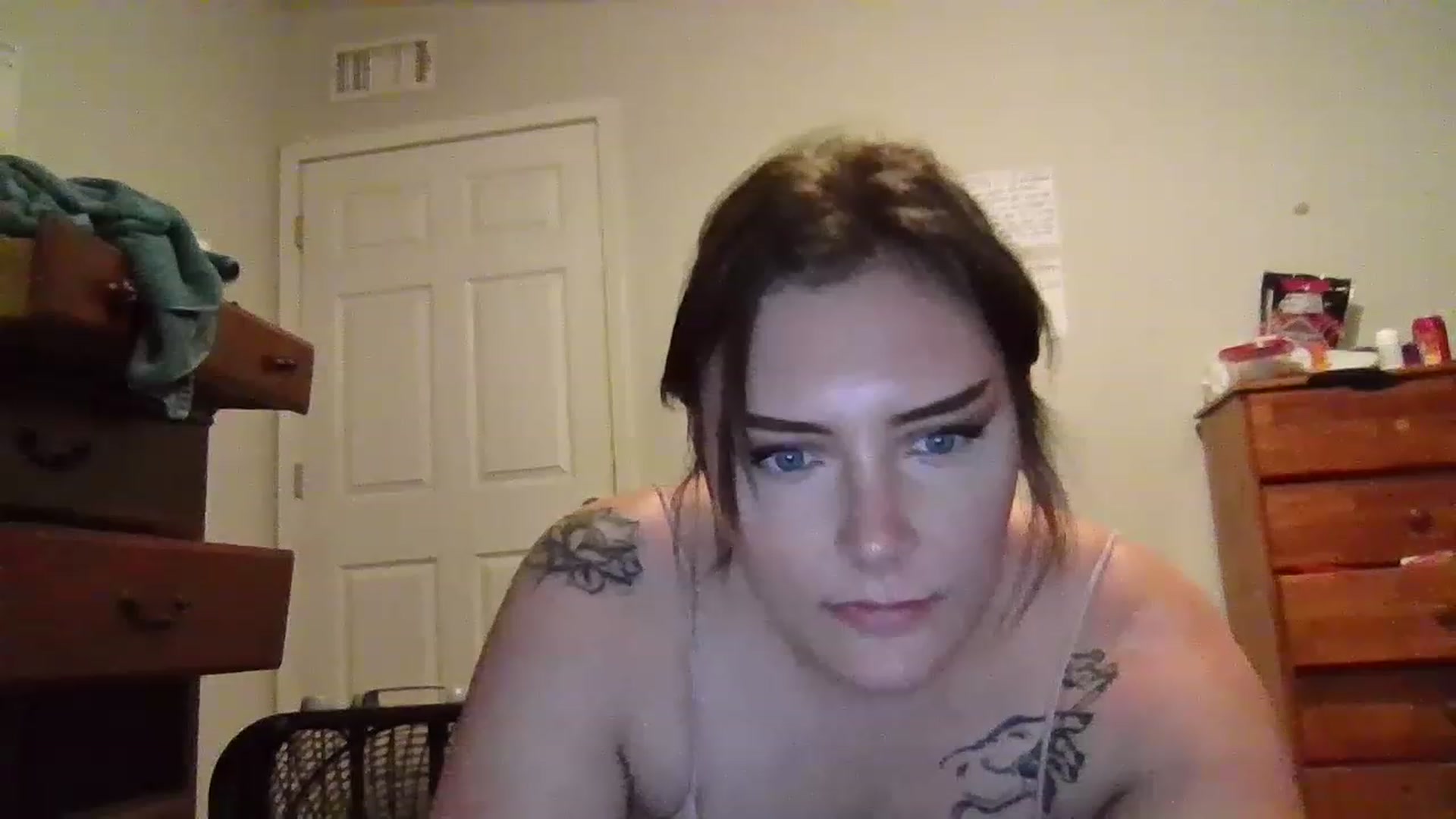 Gallery image thumbnail from Ezraenzo8's myfreecams stream on, 11/25/2022, 04:04 image 12 of 20