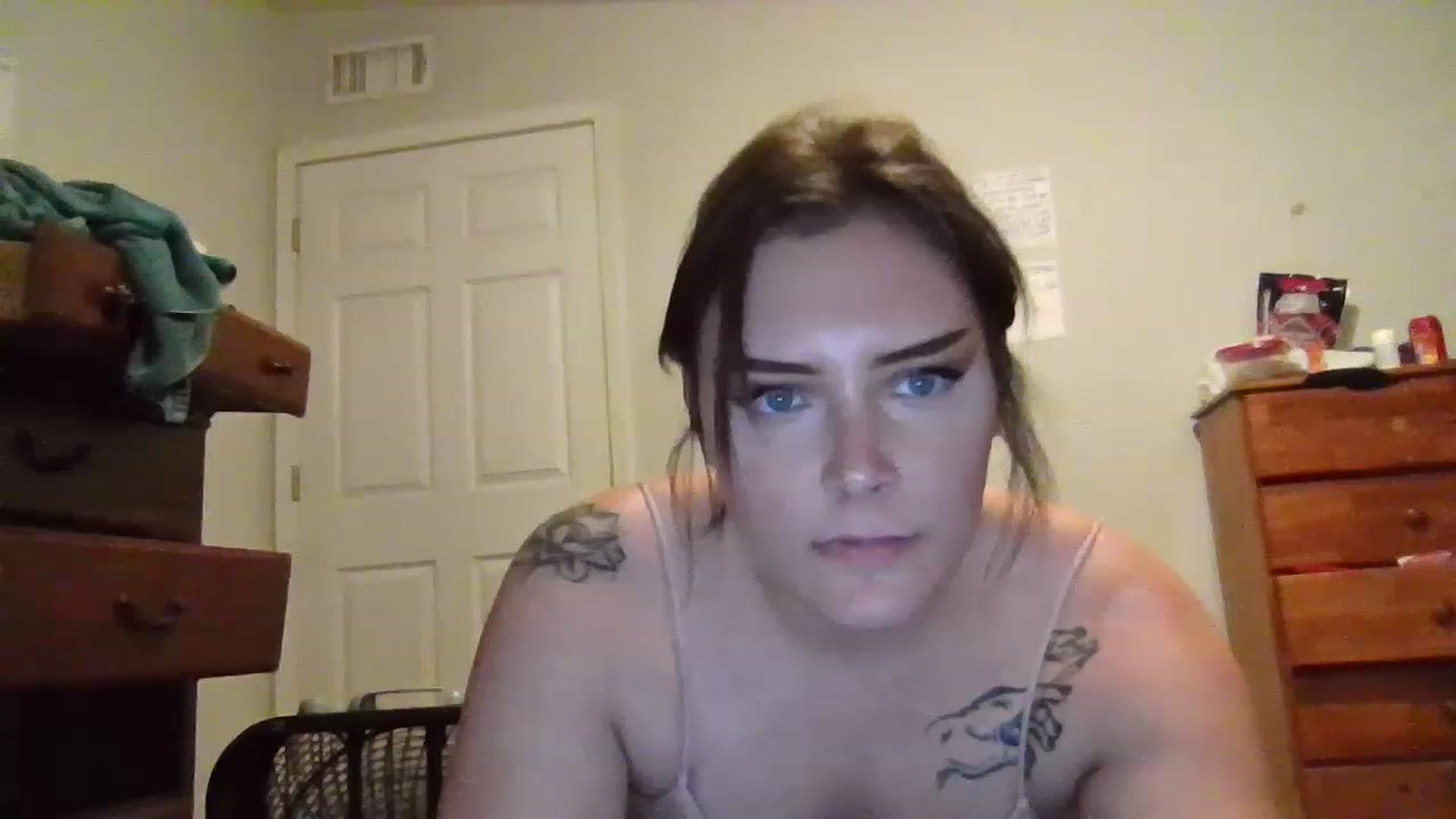 Gallery image thumbnail from Ezraenzo8's myfreecams stream on, 11/25/2022, 04:04 image 11 of 20