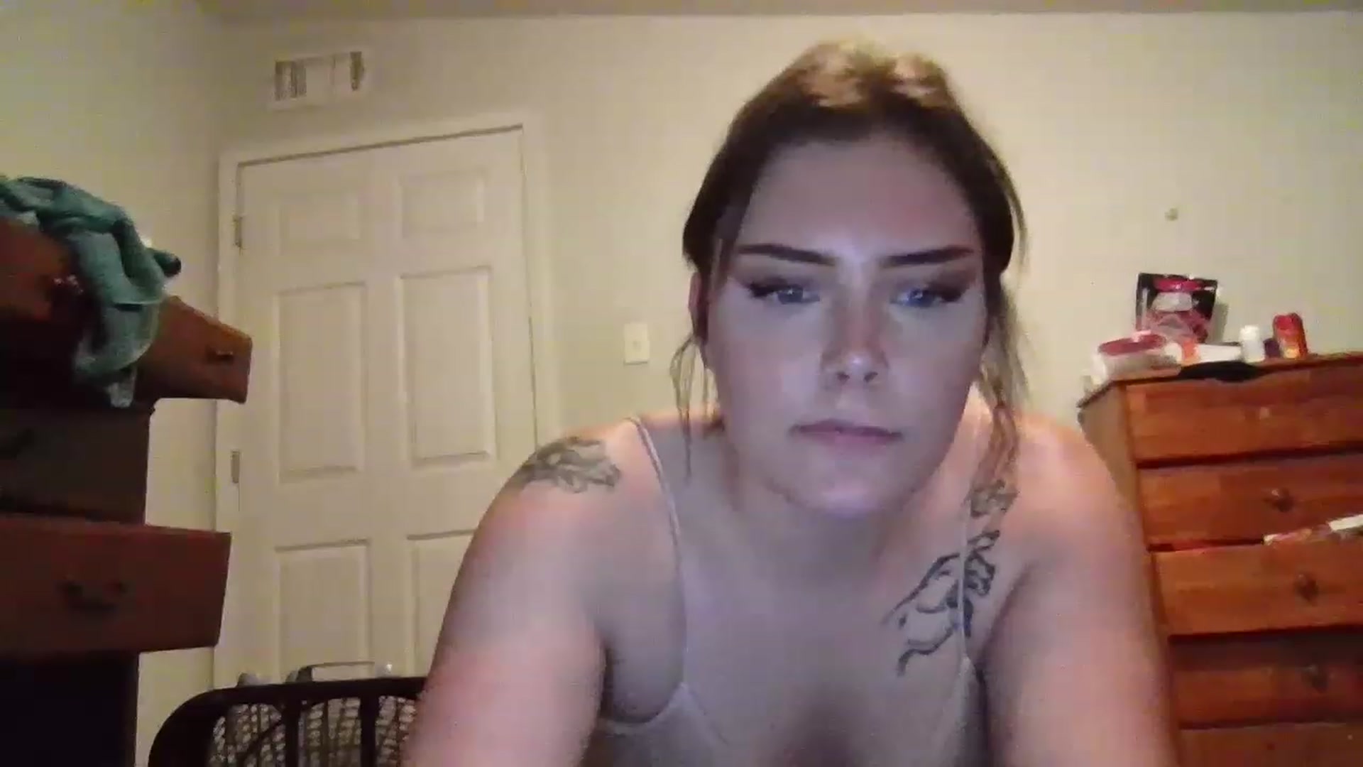 Gallery image thumbnail from Ezraenzo8's myfreecams stream on, 11/25/2022, 04:04 image 6 of 20