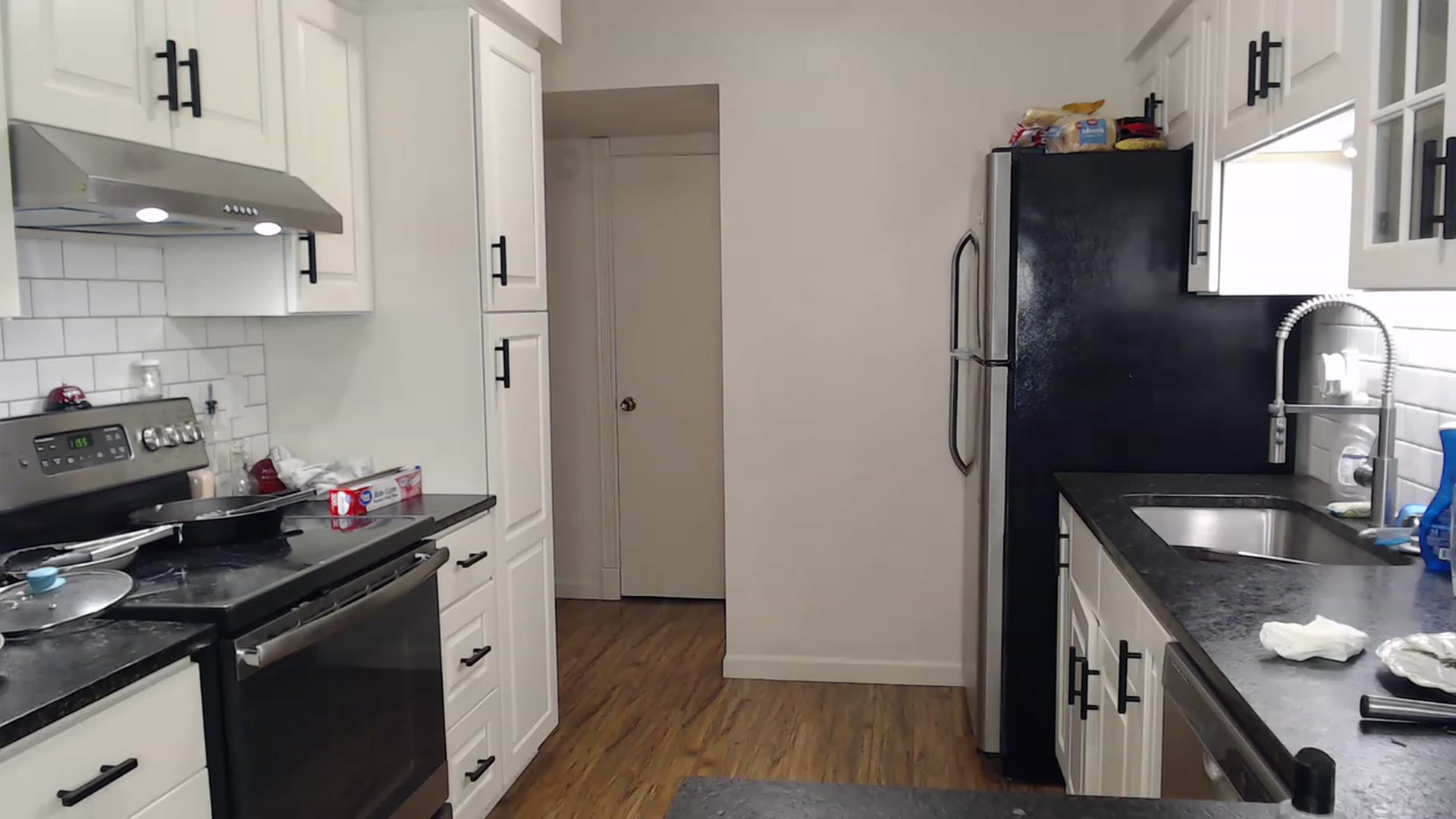 Gallery image thumbnail from Ezraxoxo's myfreecams stream on, 02/15/2023, 08:19 image 17 of 20